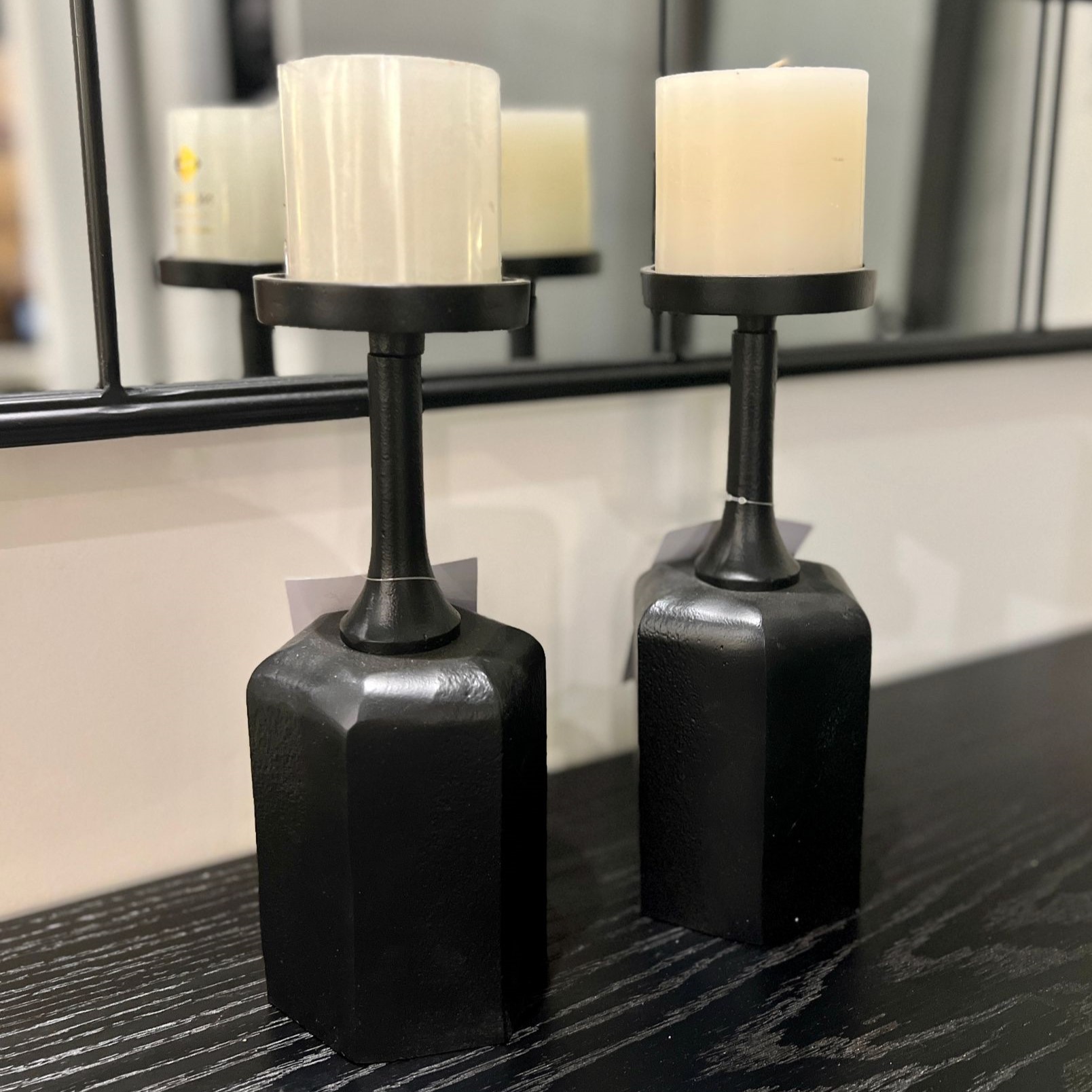 פמוט ברזל שחור פיה רחבה גבוה פמוט ברזל שחור פיה רחבה גבוה