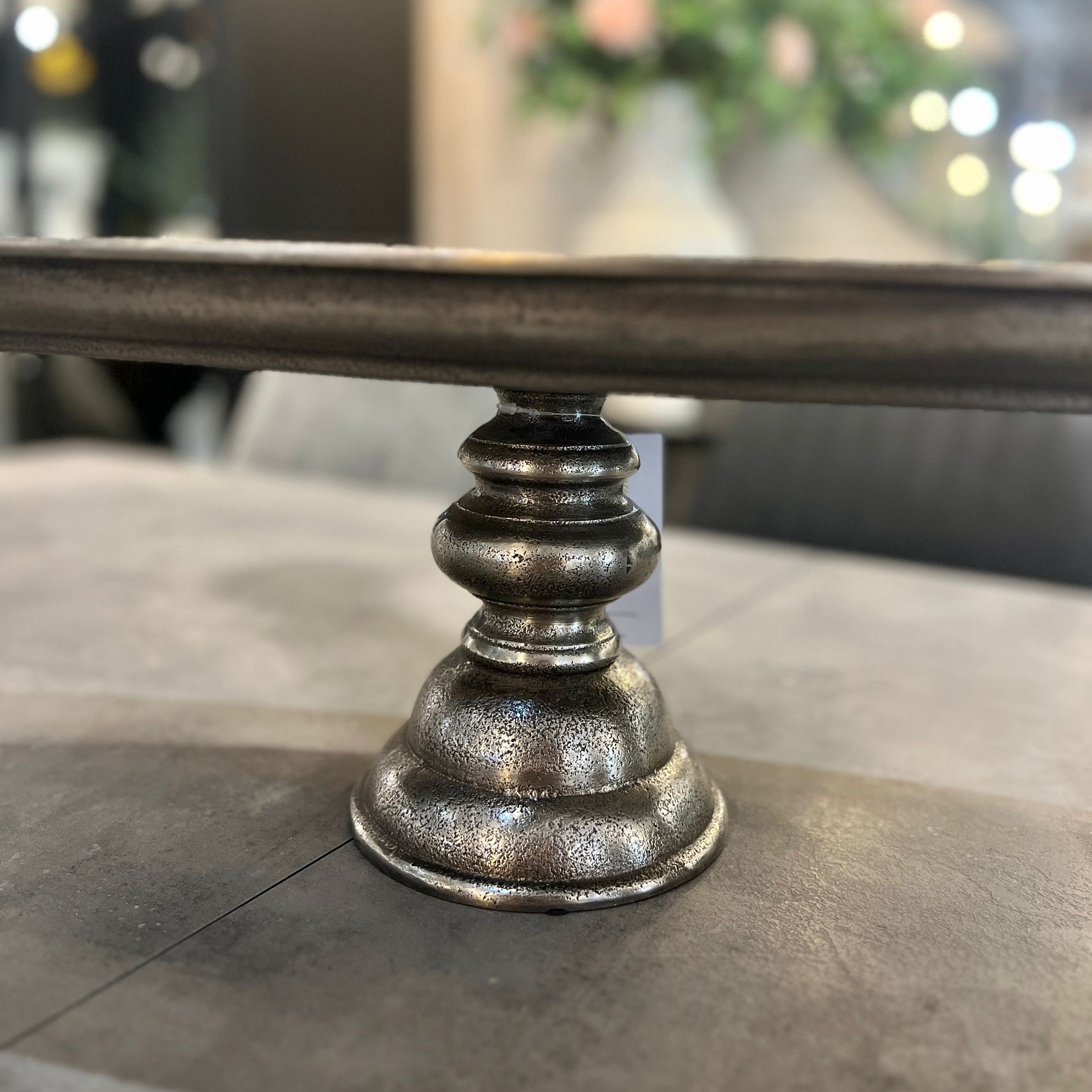 קערה אובאלית על רגל פיוטר קערה אובאלית על רגל פיוטר