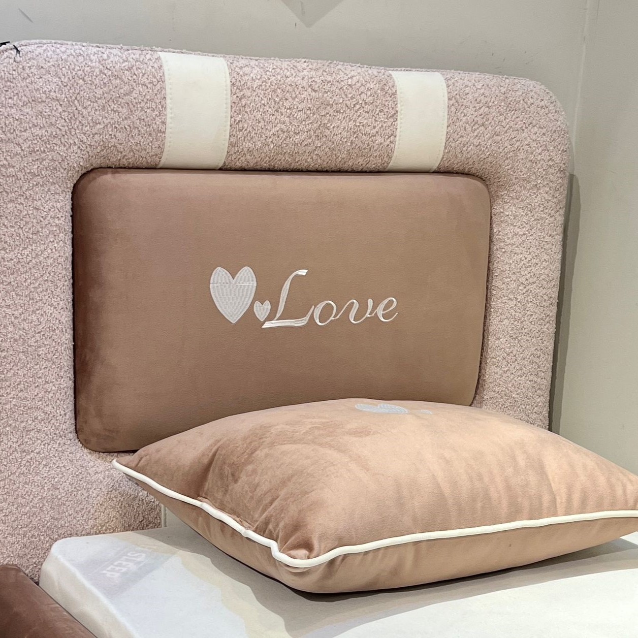 מיטת יחיד דגם נויה מיטת יחיד דגם נויה