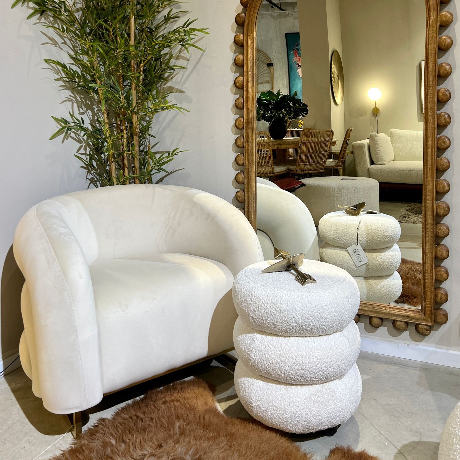 הדום דגם ויויאן עגול בוקלה שמנת