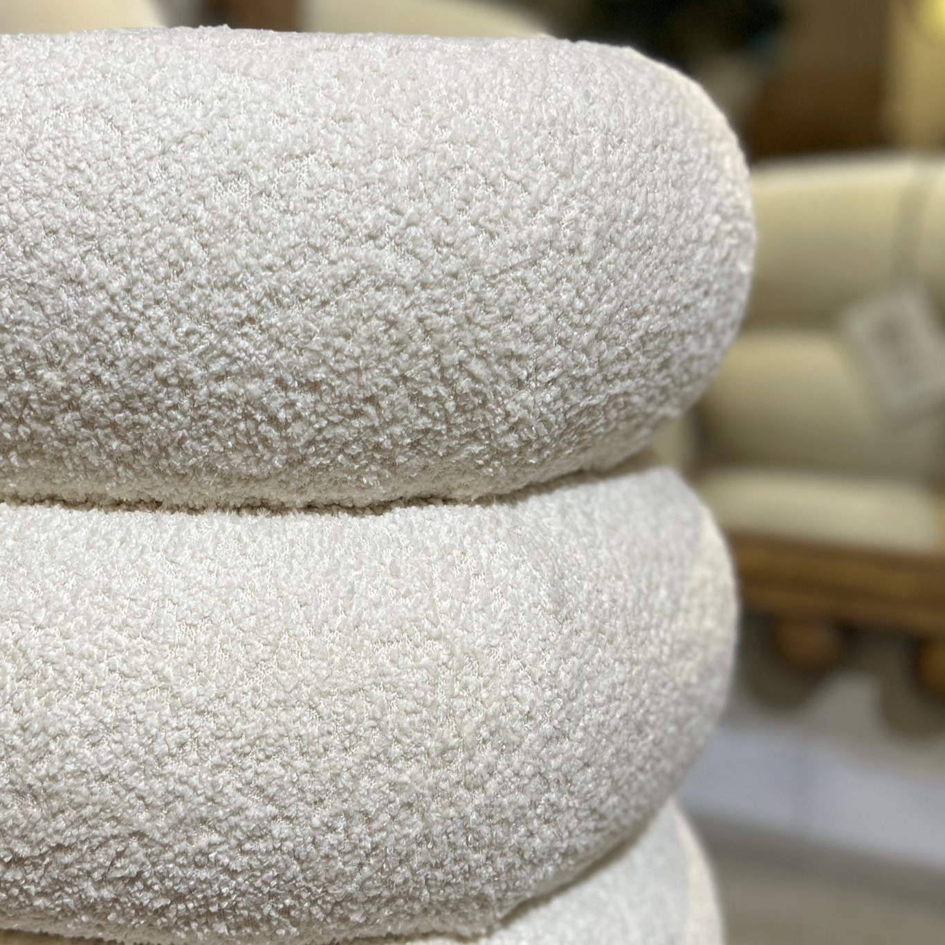 הדום דגם ויויאן עגול בוקלה שמנת