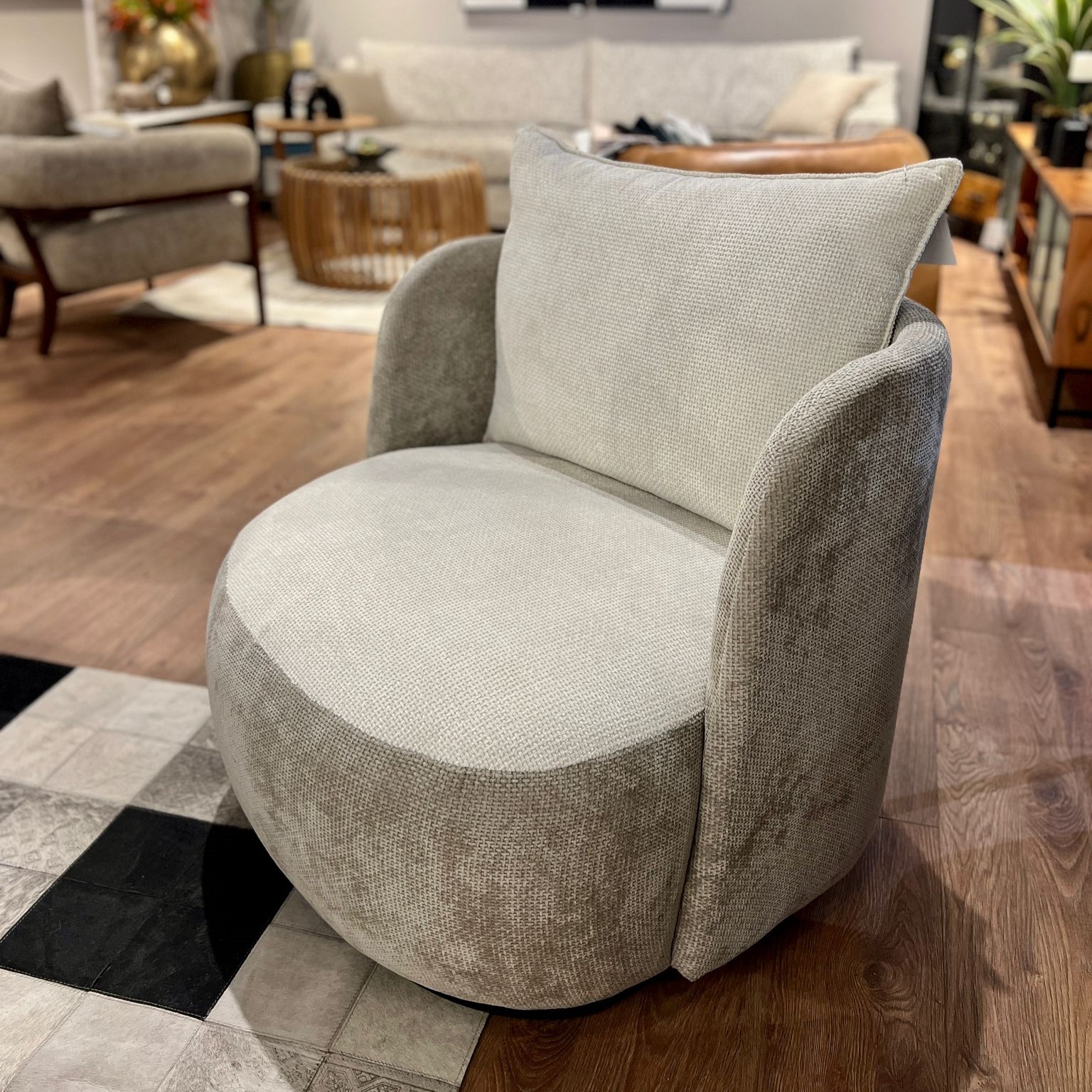 כורסא מעוגלת דגם ליאור