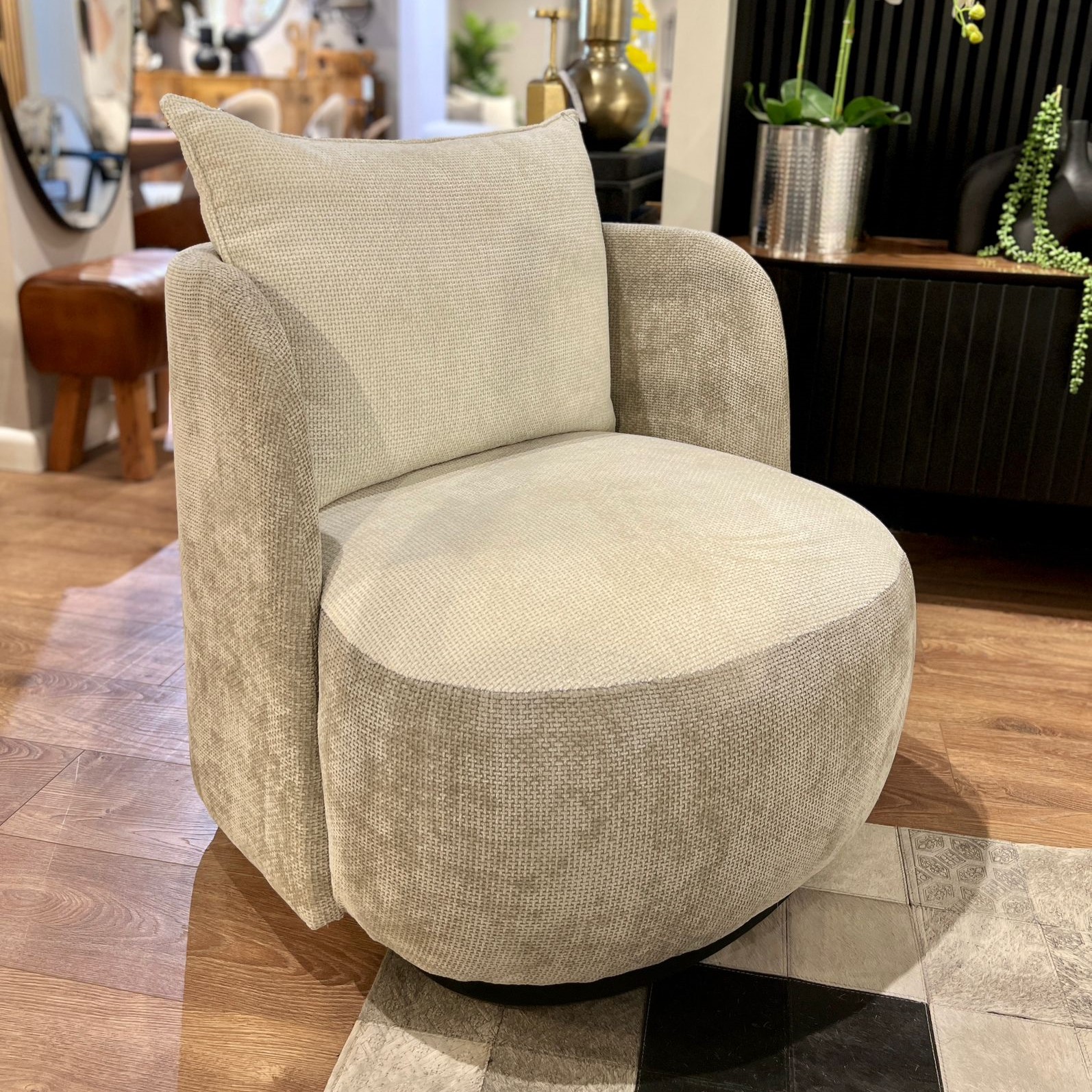 כורסא מעוגלת דגם ליאור