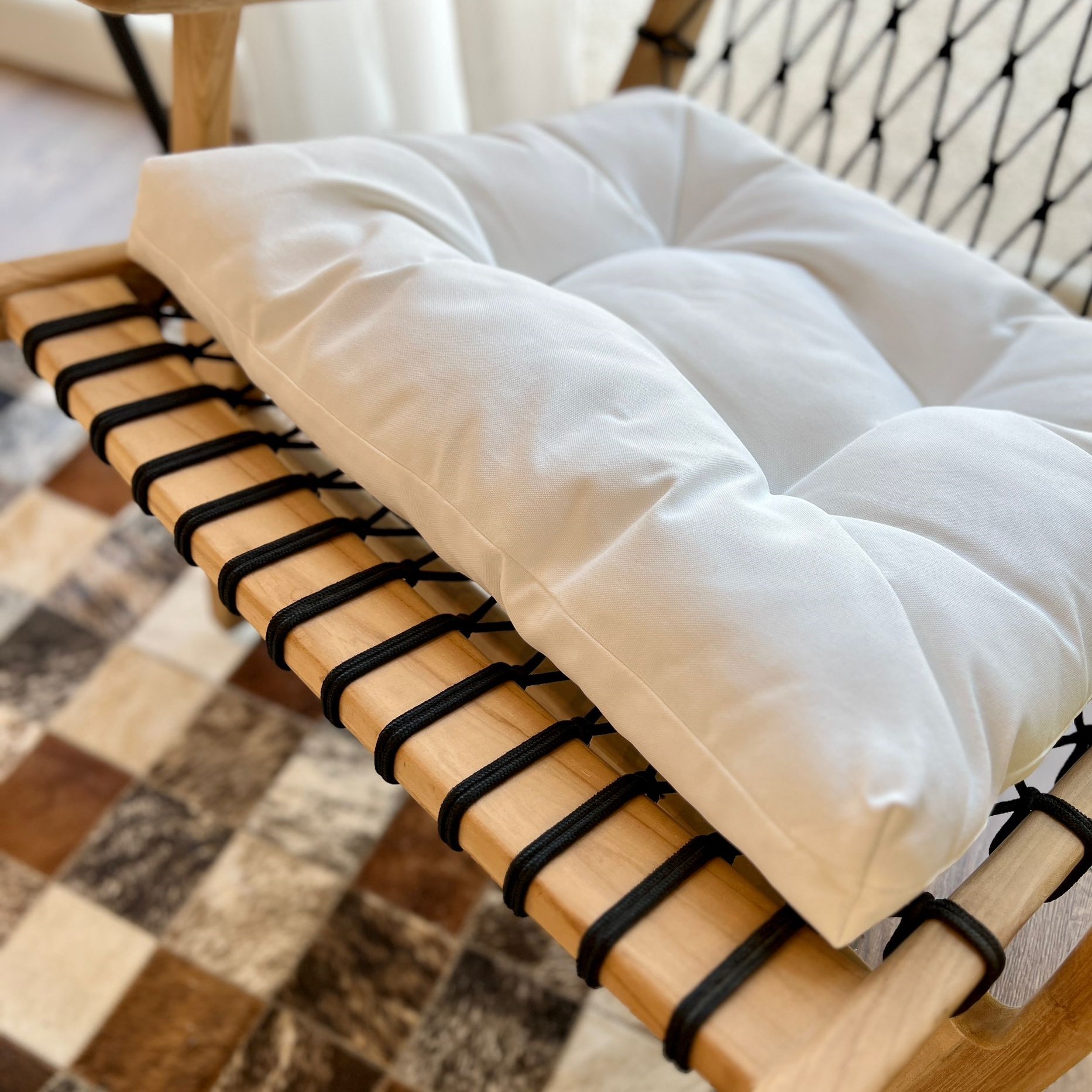 כורסא בוהו שיק טיק האטטון חבל שחורה כורסא בוהו שיק טיק האטטון חבל שחורה