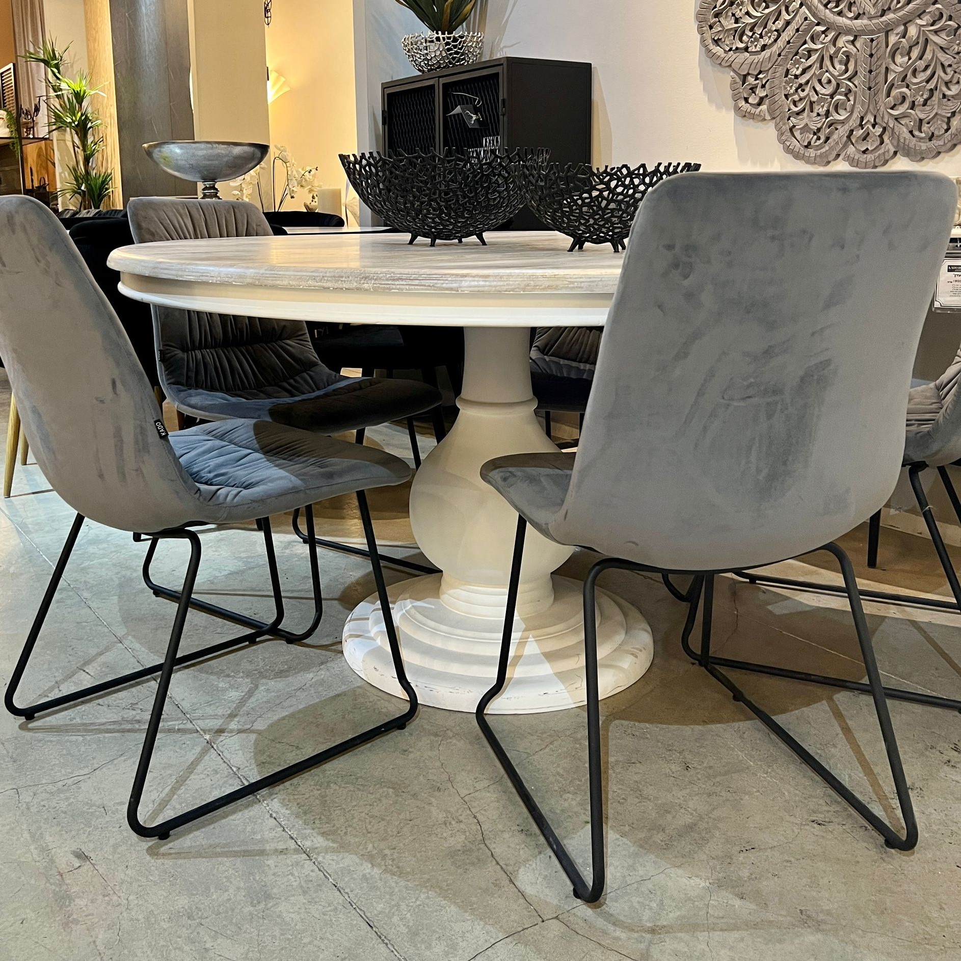 כיסא פינת אוכל מעוצב קטיפה אפור דגם גאיה כיסא פינת אוכל מעוצב קטיפה אפור דגם גאיה