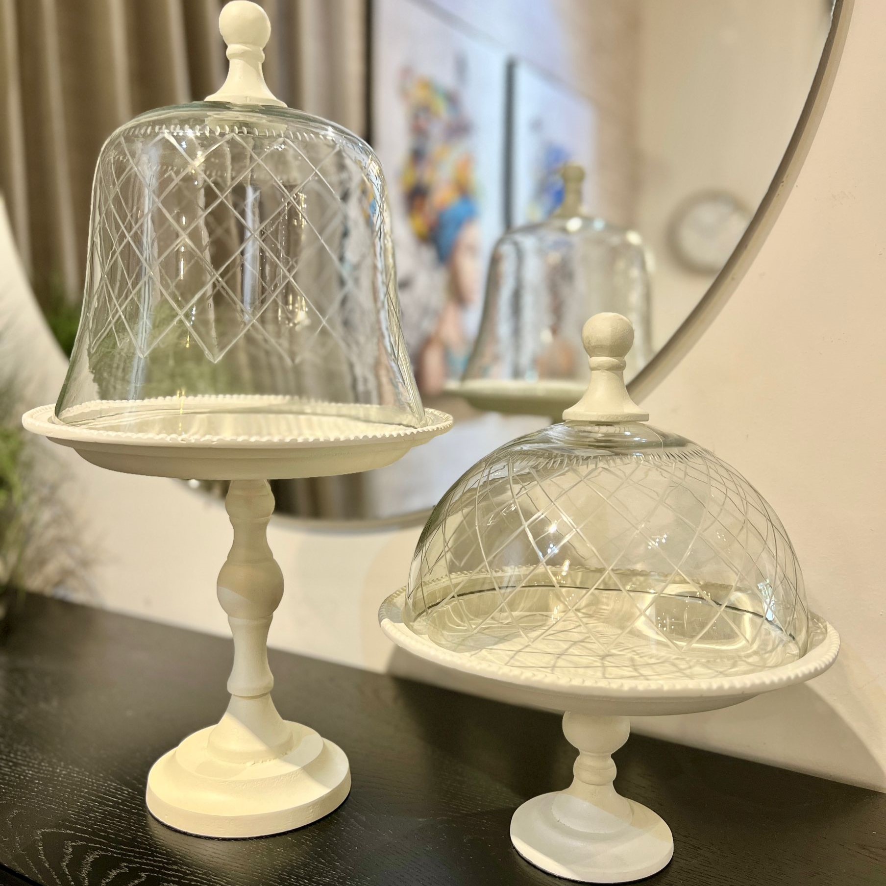 מגש עגול מתכת לבנה פעמון זכוכית פלדינוקס מגש עגול מתכת לבנה פעמון זכוכית פלדינוקס