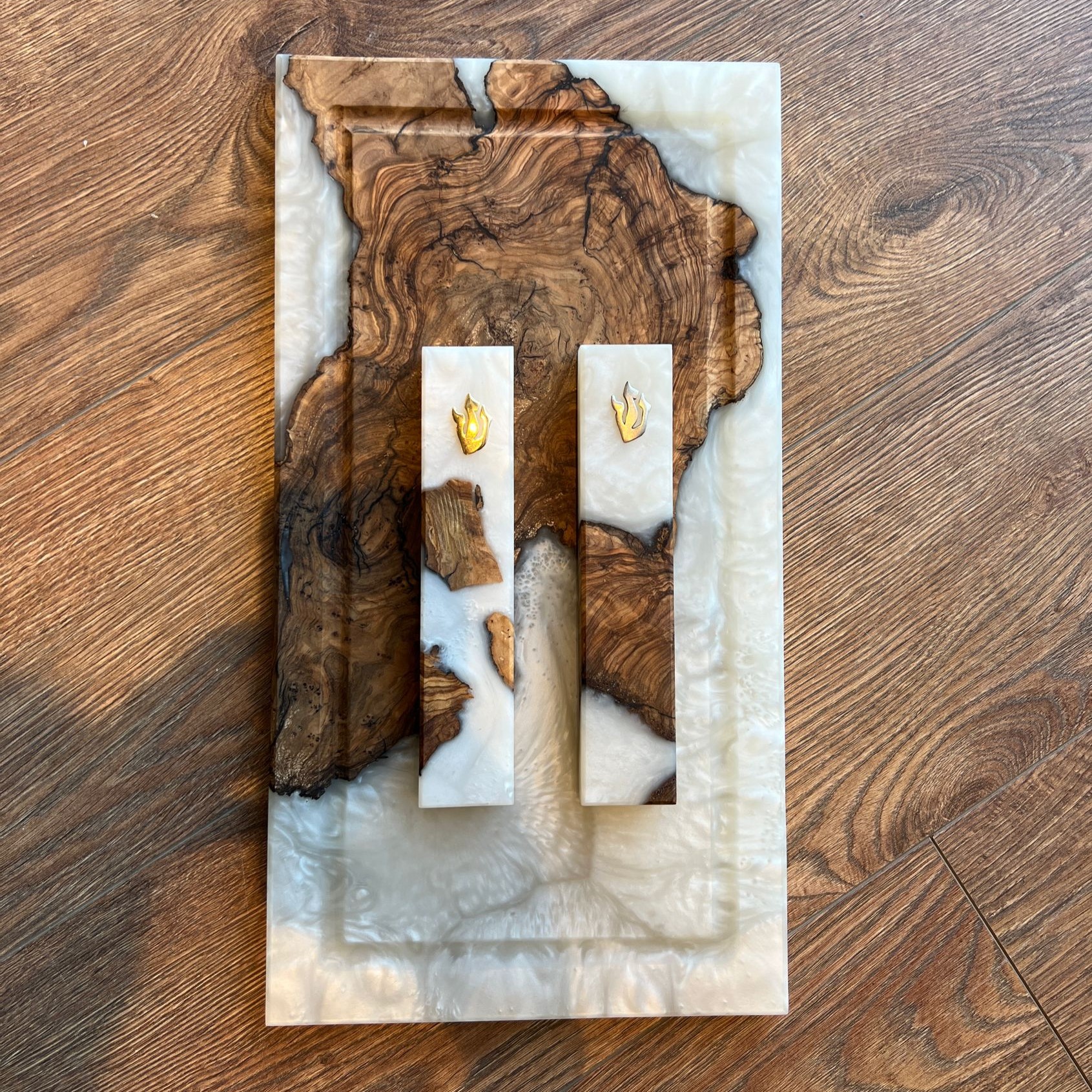 מזוזה אפוקסי בהיר בשילוב עץ זית