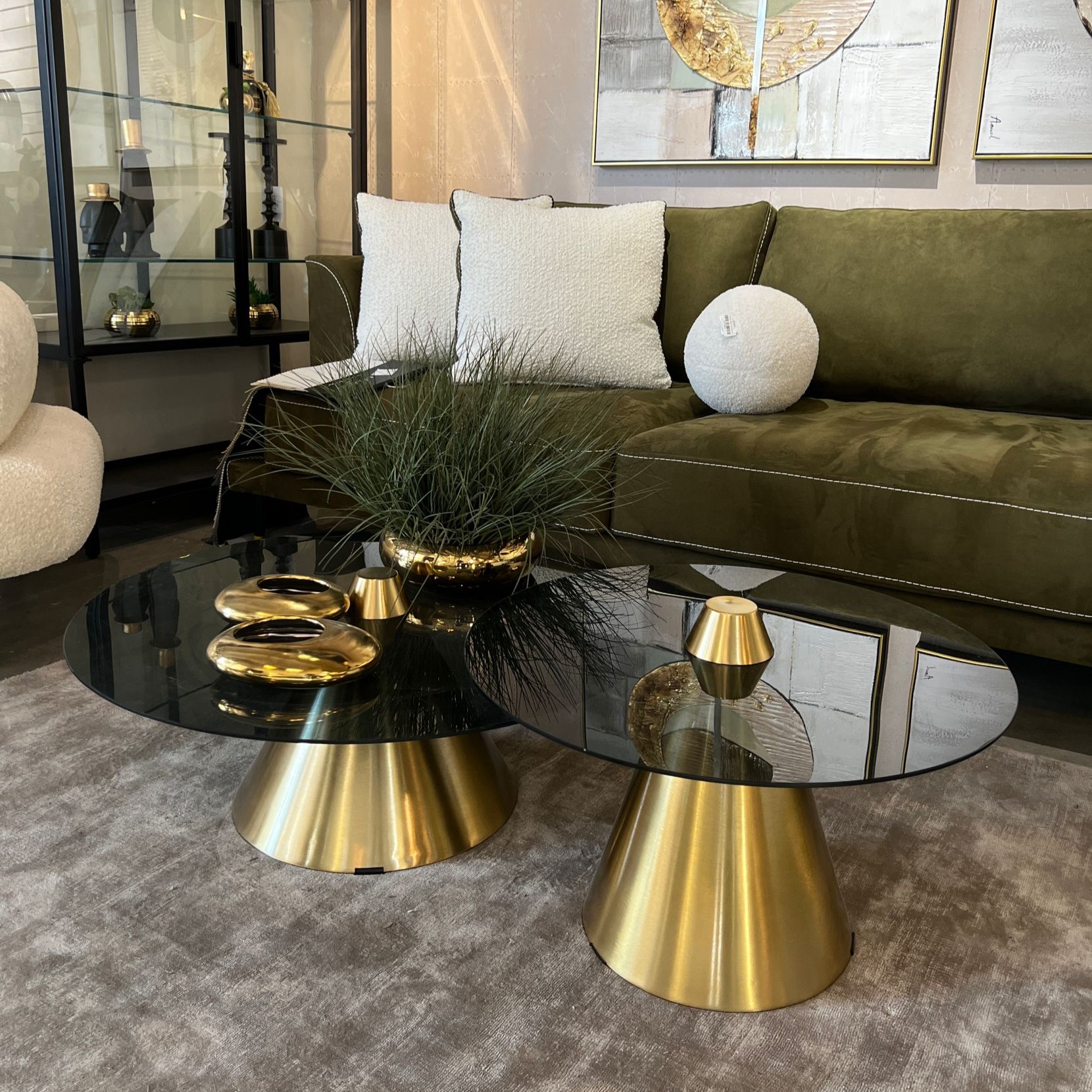 סט שולחנות קונוס זהב וזכוכית