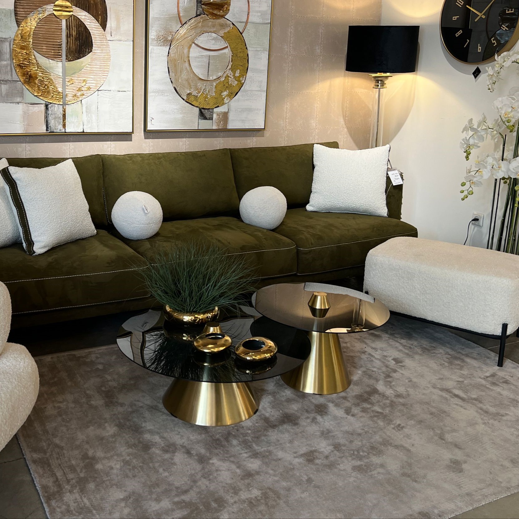 סט שולחנות קונוס זהב וזכוכית