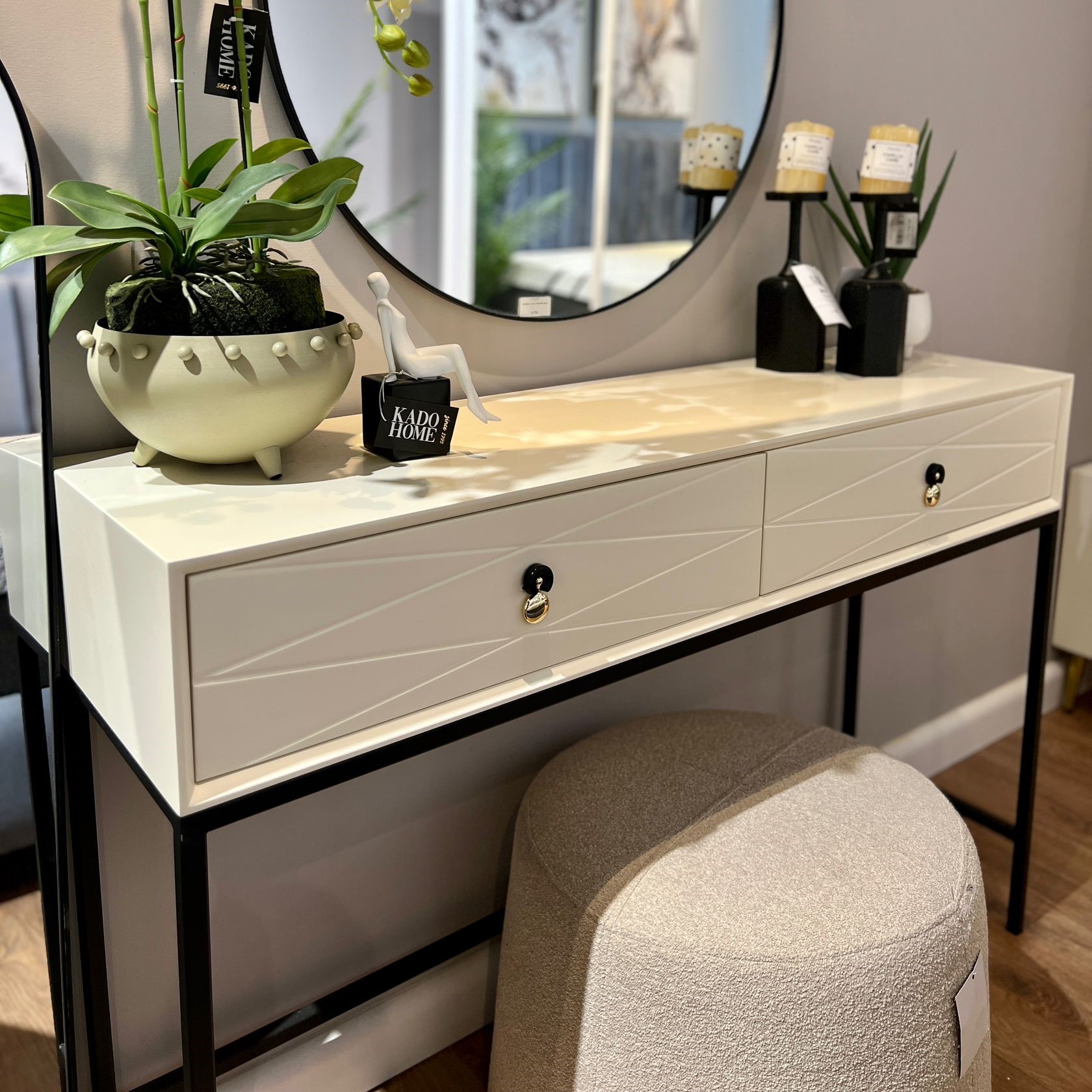 קונסולה דגם חריטה קונסולה דגם חריטה