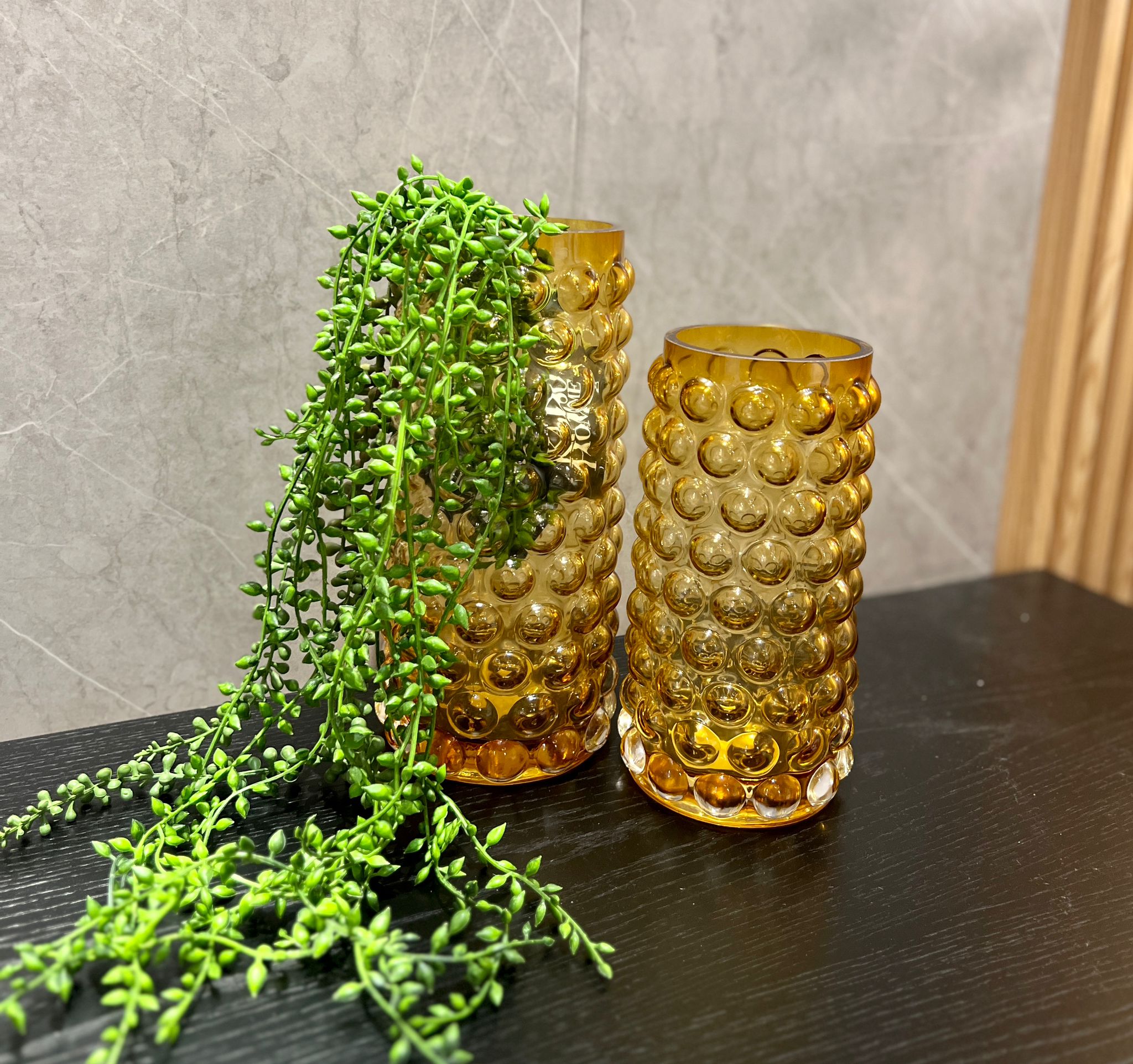 כד זכוכית אמבר צילינדר גבוהה/נמוך בליטות עגולות דגם איקו כד זכוכית אמבר צילינדר גבוהה/נמוך בליטות עגולות דגם איקו