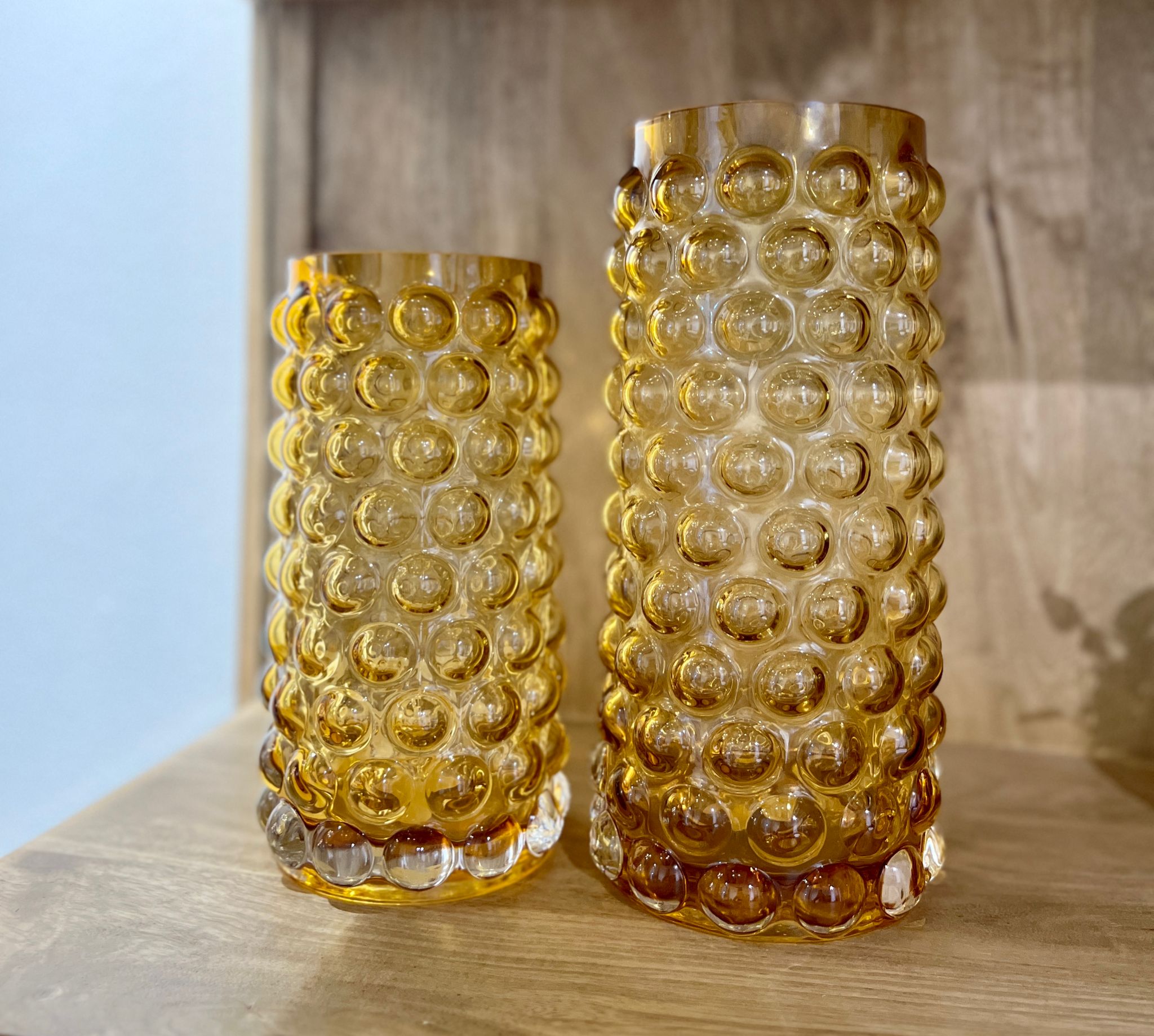 כד זכוכית אמבר צילינדר גבוהה/נמוך בליטות עגולות דגם איקו כד זכוכית אמבר צילינדר גבוהה/נמוך בליטות עגולות דגם איקו