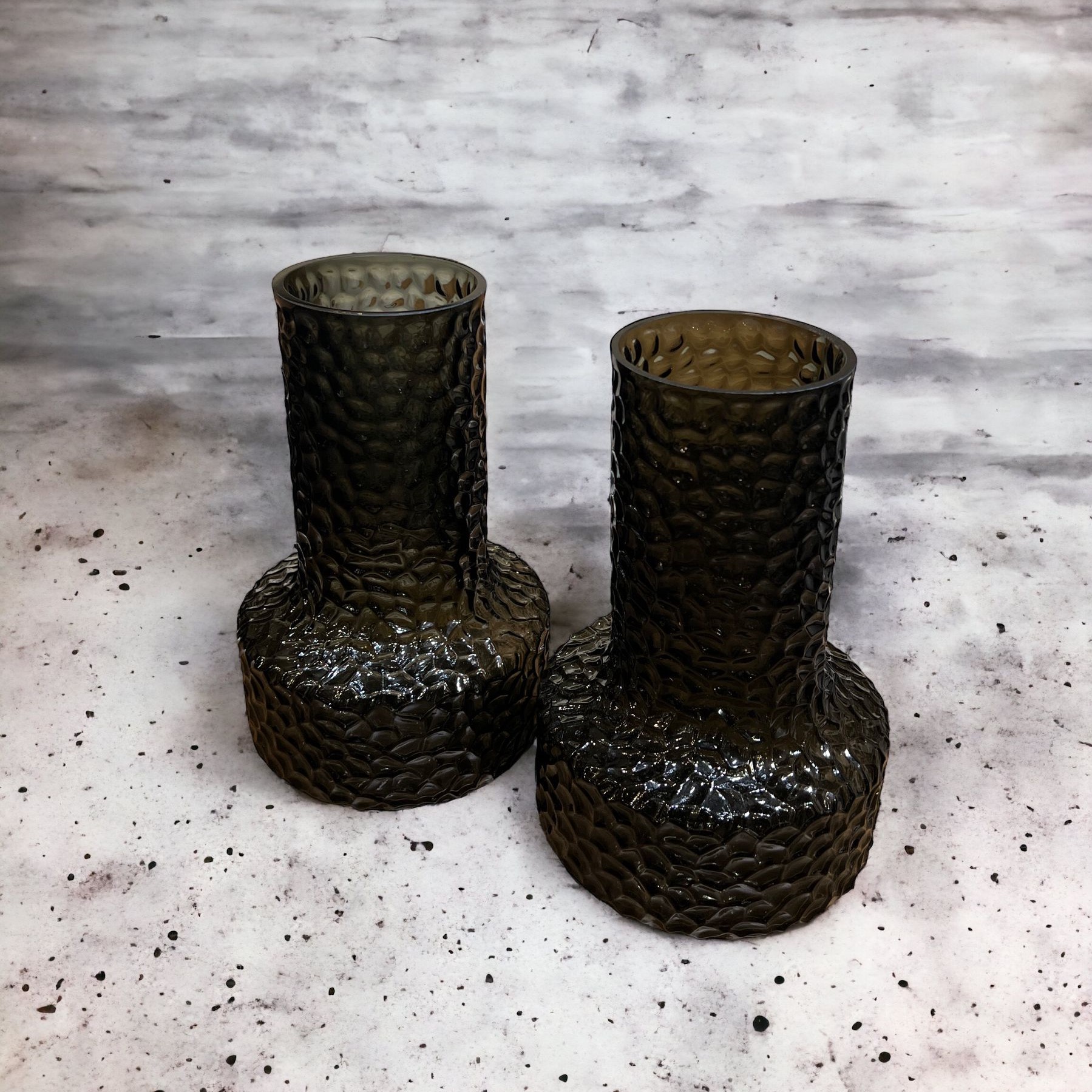 כד זכוכית ריקועים אפור כהה גבוה דגם איקו