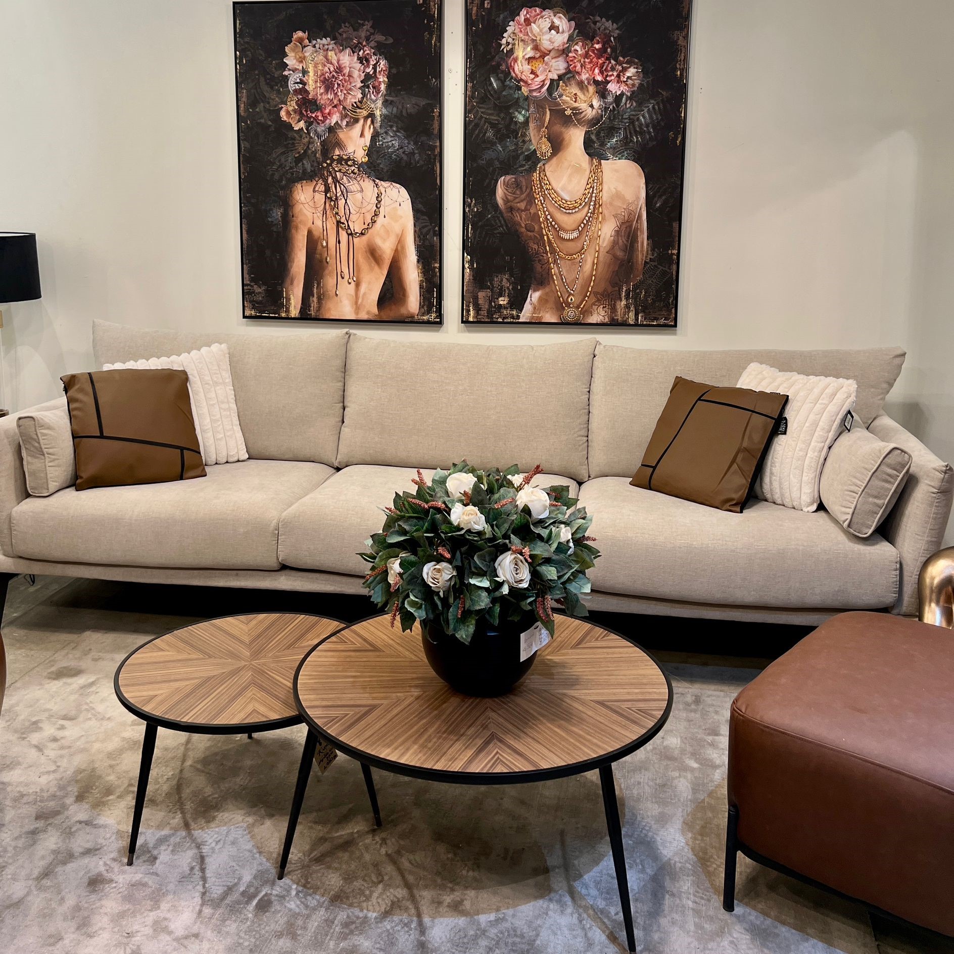 כרית קורדרוי רחב לבן דגם איקו כרית קורדרוי רחב לבן דגם איקו