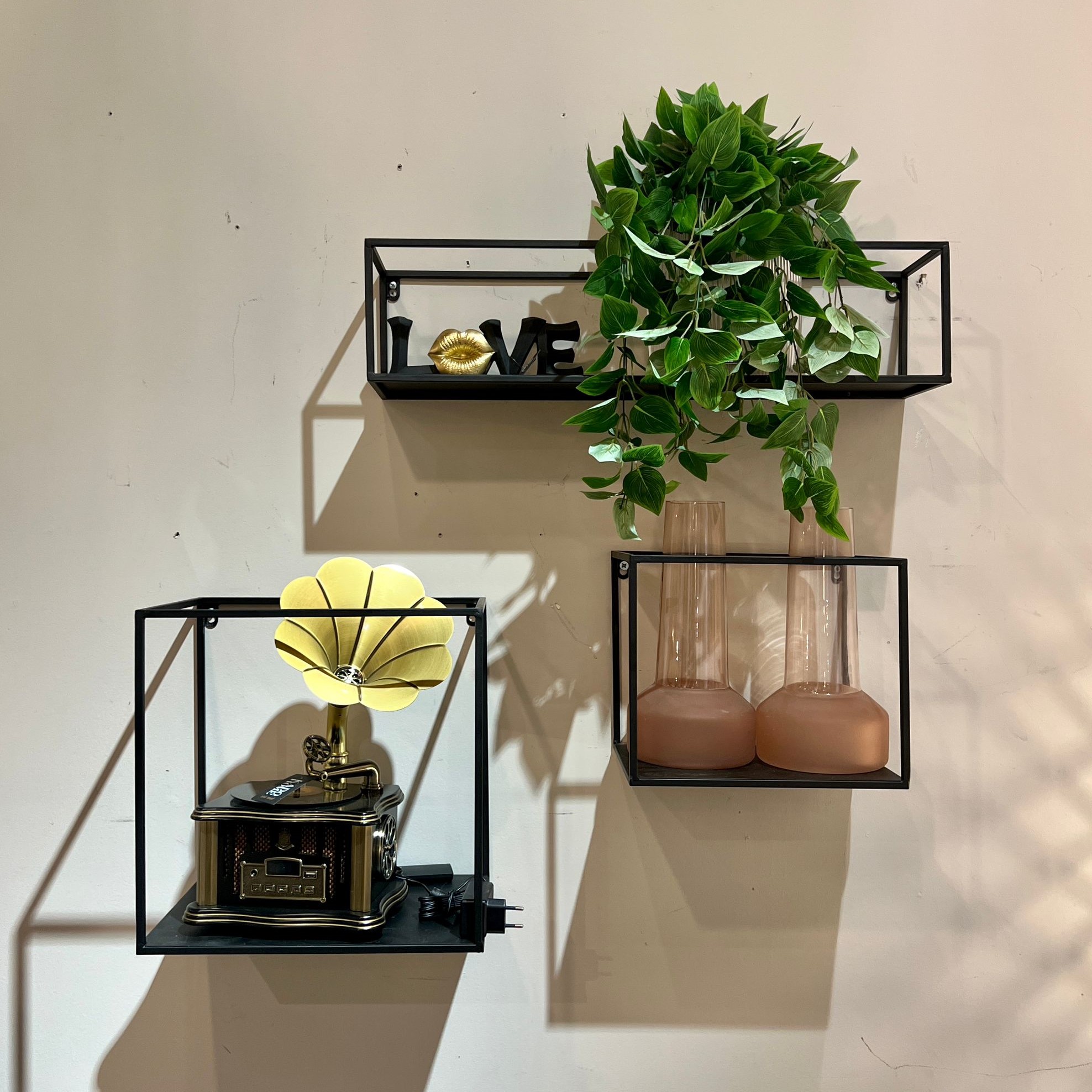 סט 3 נישות קיר ברזל שחור דגם איקו