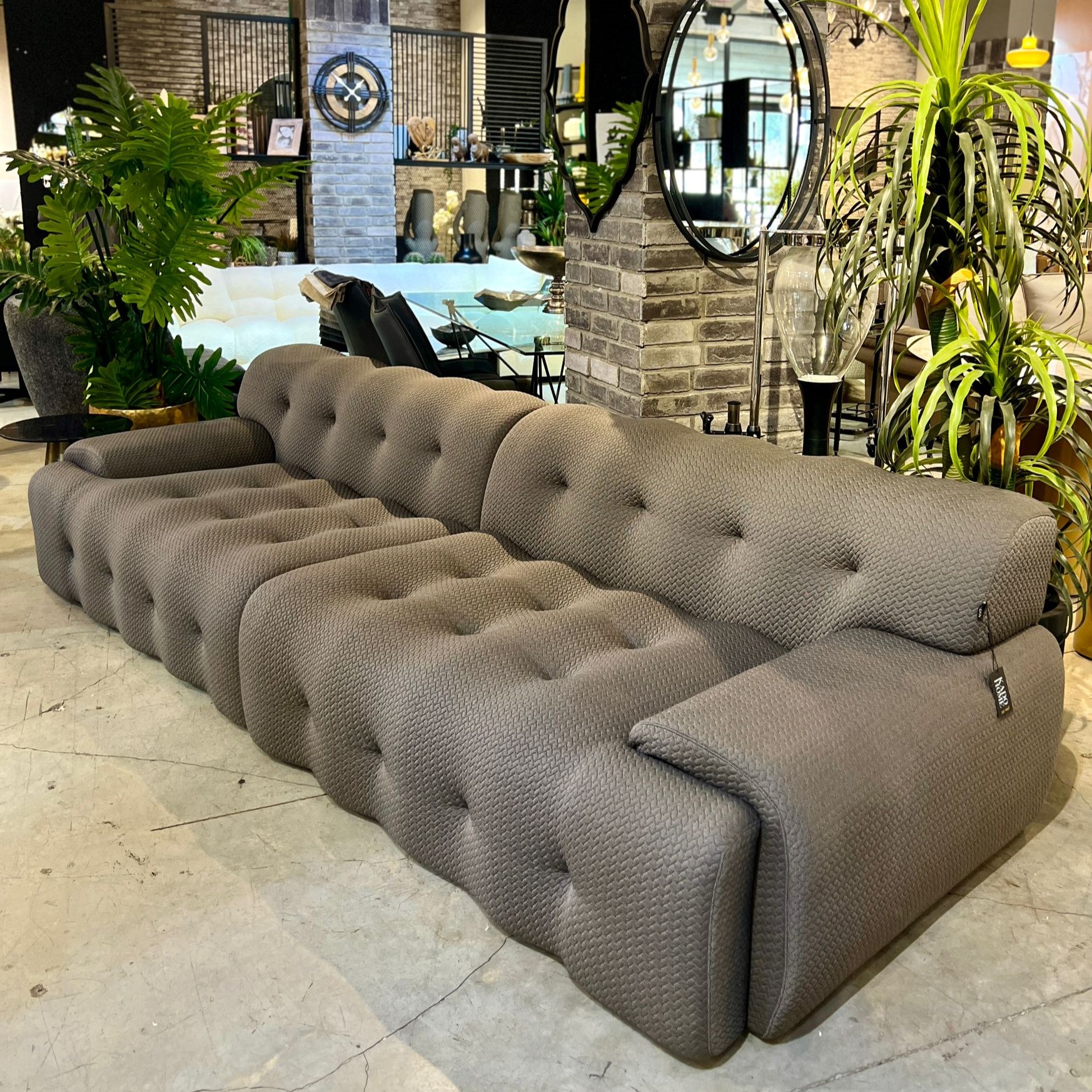 ספה מעוצבת רוסו דגם קימי 2.80 מטר שחור רך- אחרונה מתצוגה ספה מעוצבת רוסו דגם קימי 2.80 מטר שחור רך- אחרונה מתצוגה