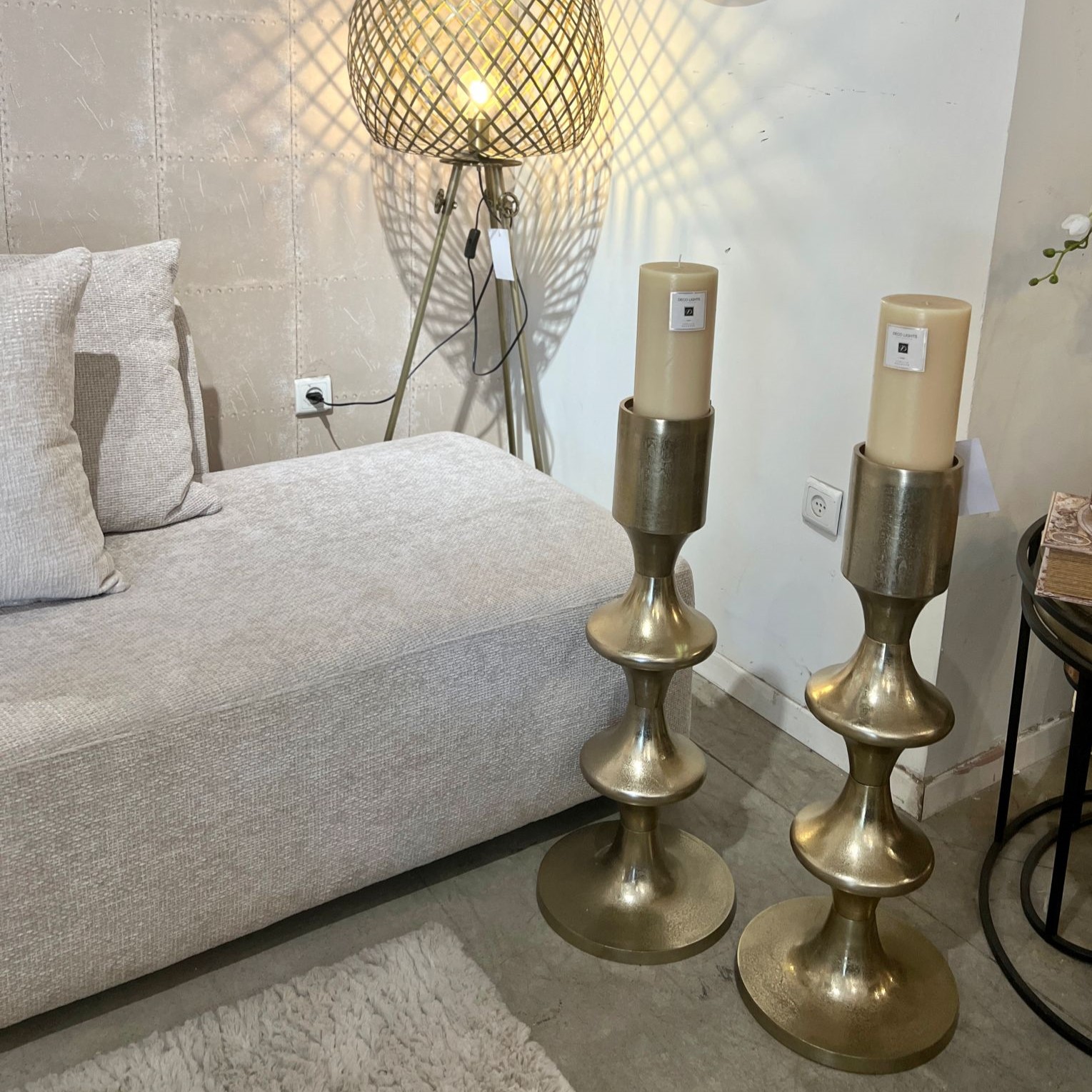 פמוט רצפה גדול זהב דגם רויאל פמוט רצפה גדול זהב דגם רויאל