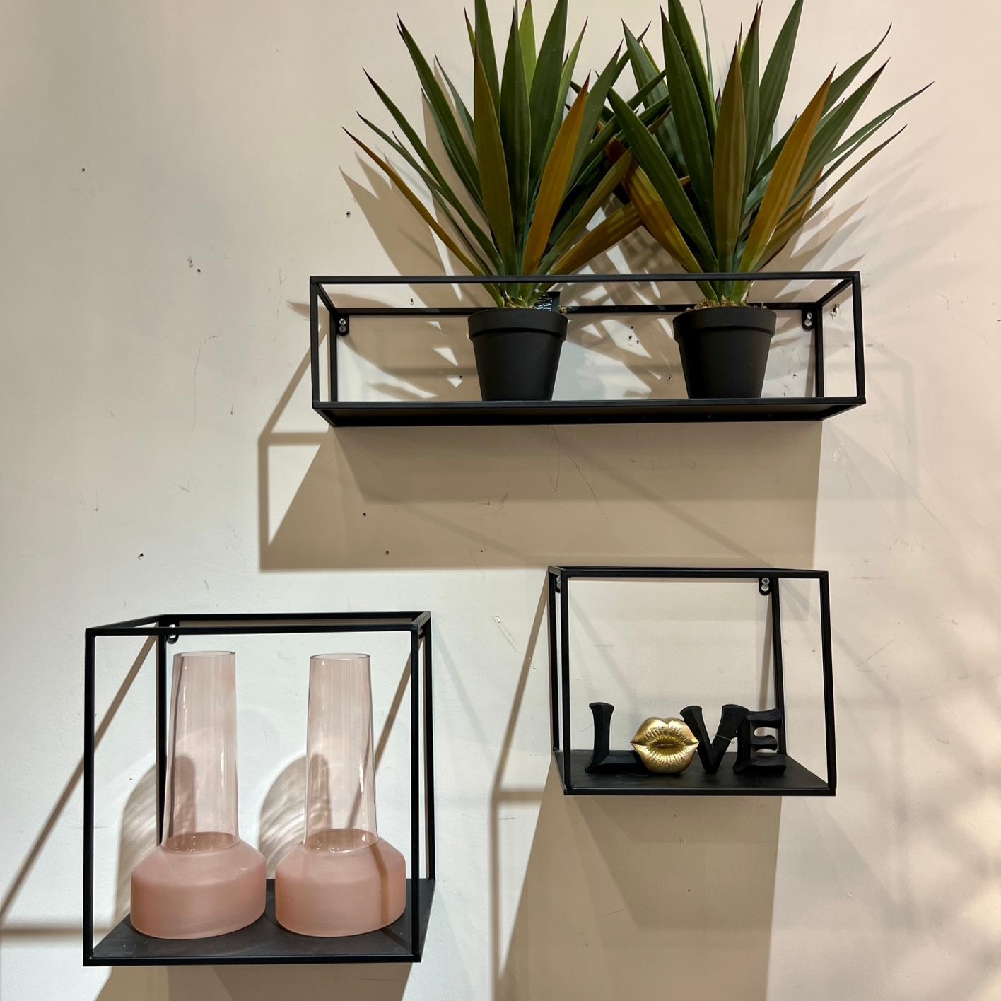 פסל LOVE שפתיים דגם איקו פסל LOVE שפתיים דגם איקו