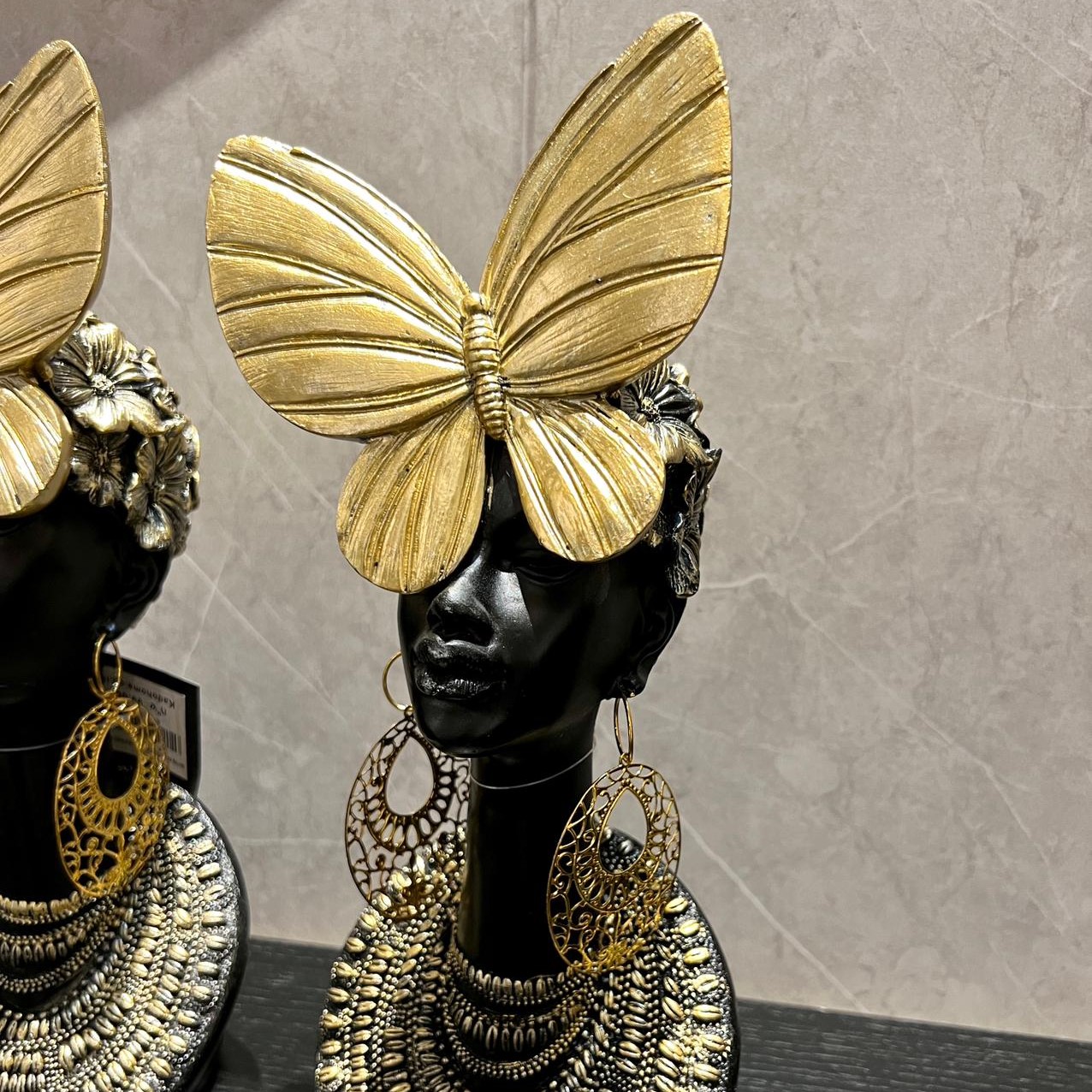 פסל ראש אישה אפריקנית פרפרים זהב דגם איקו