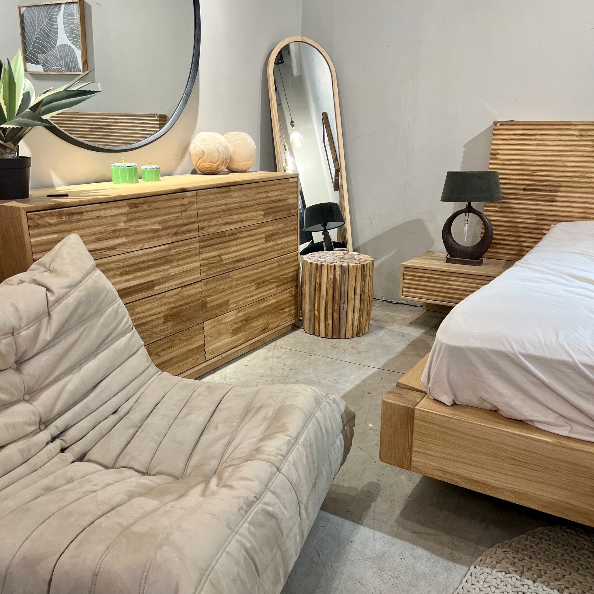 שולחן צד מעמד מעץ טיק צבע טבעי דגם רוס שולחן צד מעמד מעץ טיק צבע טבעי דגם רוס