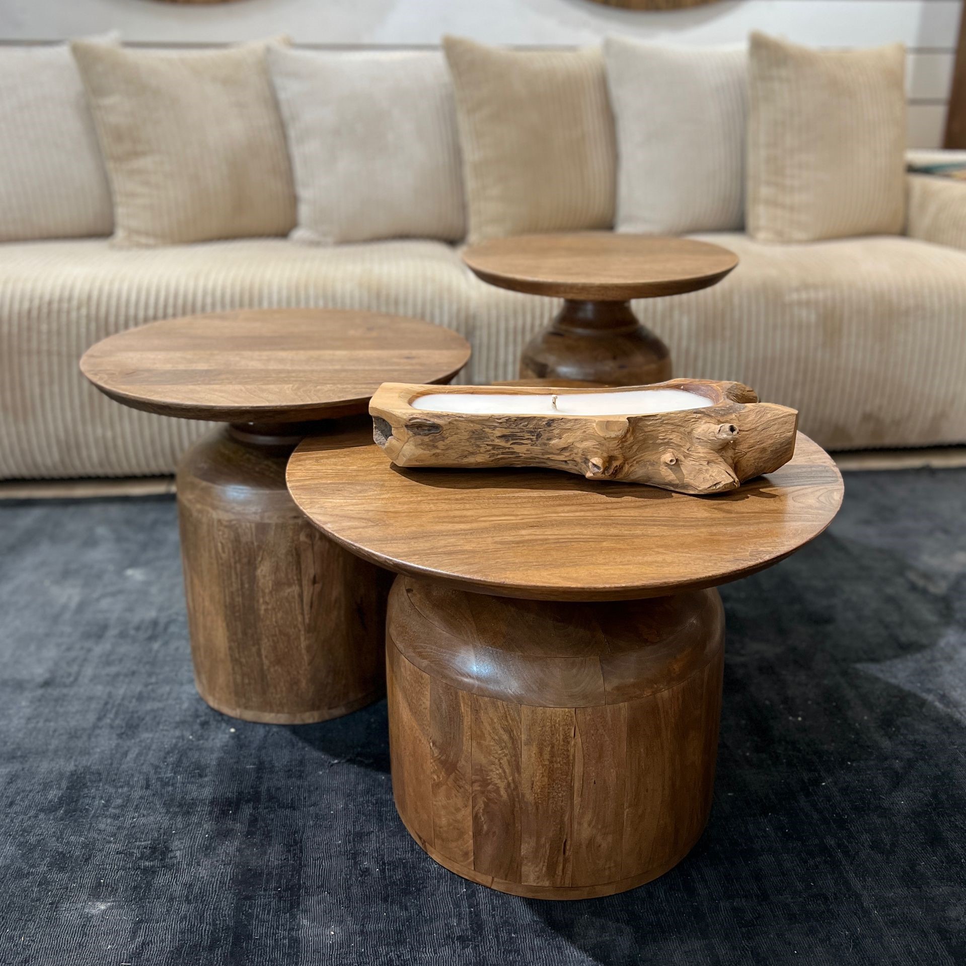 שולחן צד עגול עץ טבעי שולחן צד עגול עץ טבעי