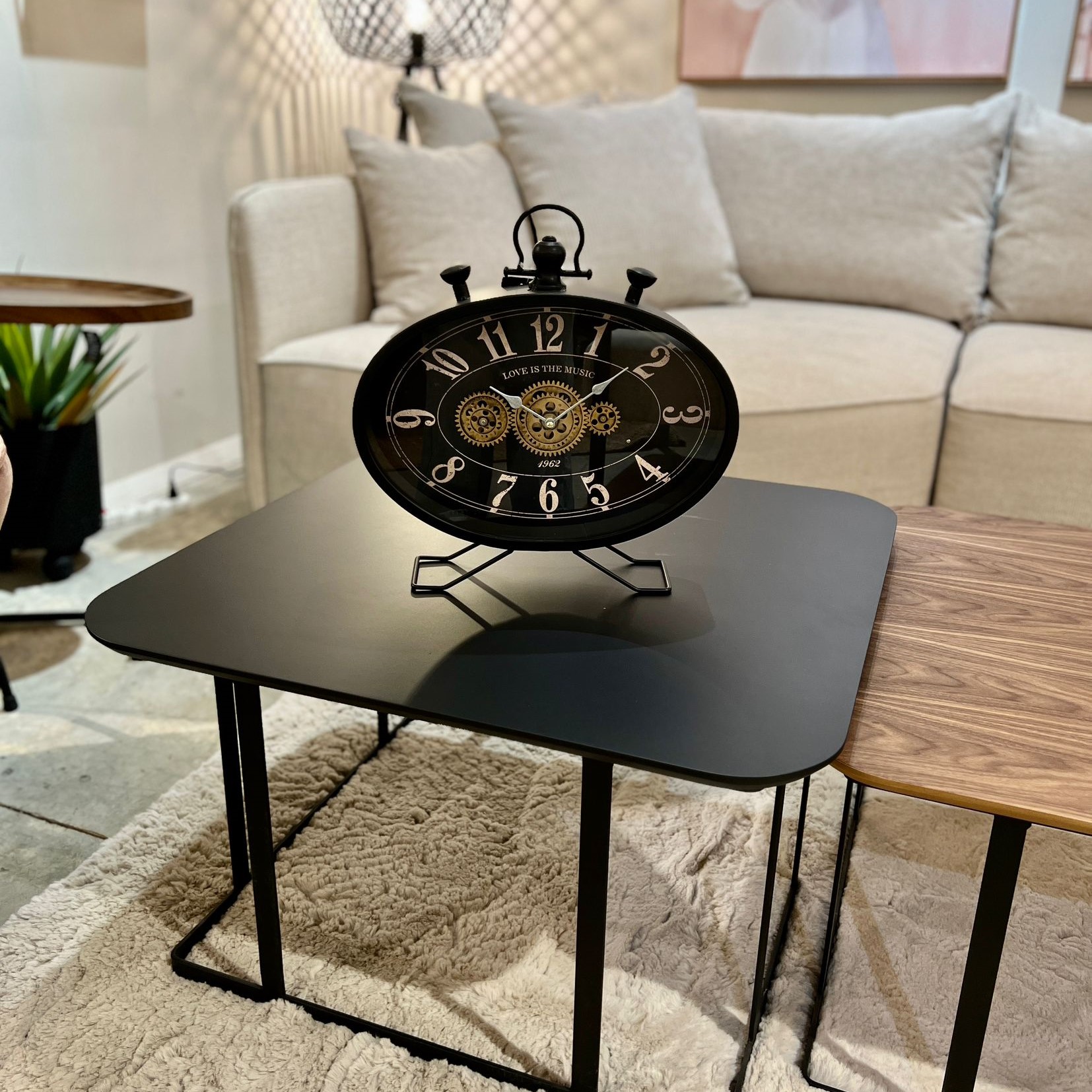 שעון שולחני אובאלי שחור דגם איקו