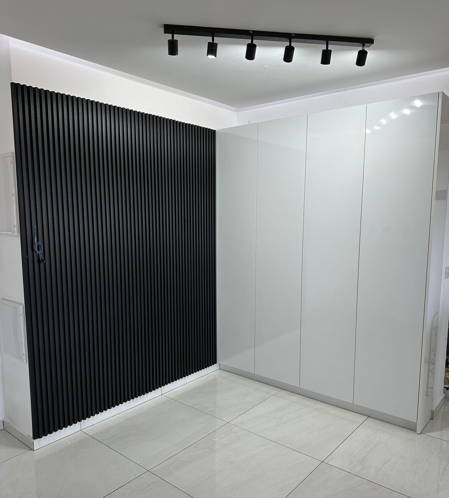 חיפוי קיר פולימרי שחור חלק photo number 10 חיפוי קיר פולימרי שחור חלק