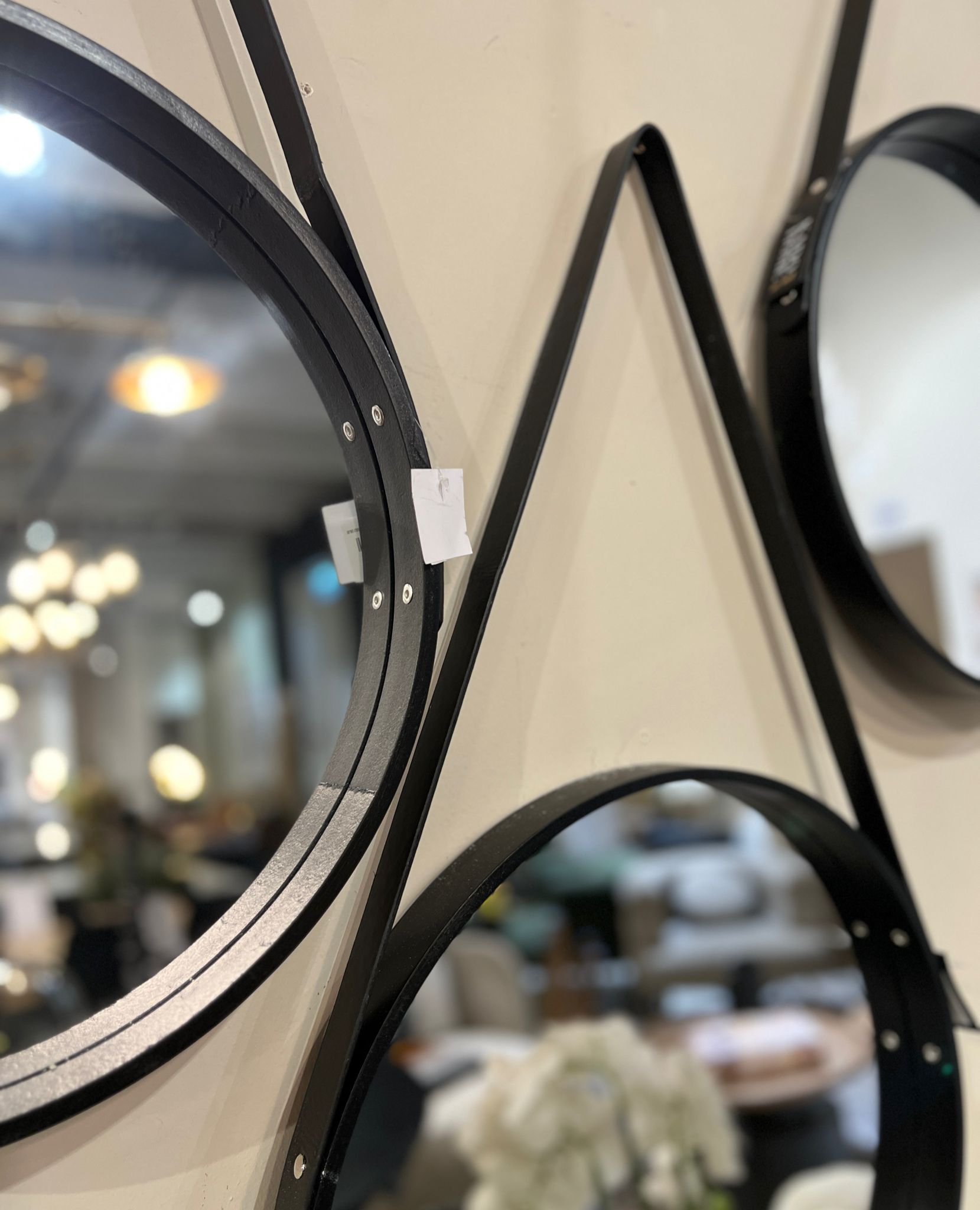 מראה רצועות עור שחורה מראה רצועות עור שחורה