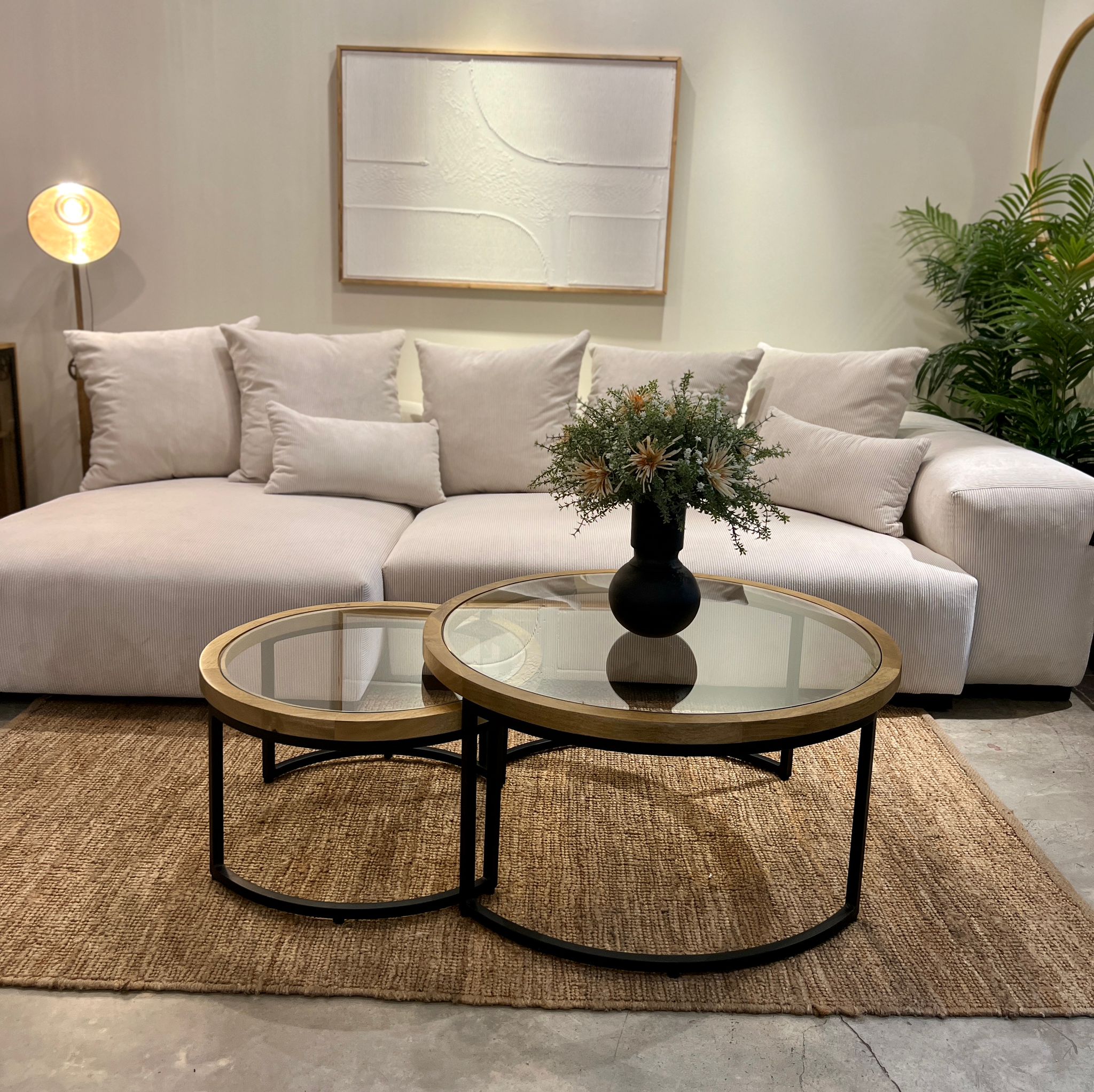 זוג שולחנות סלון עגולים מסגרת עץ זכוכית דגם סוניל זוג שולחנות סלון עגולים מסגרת עץ זכוכית דגם סוניל