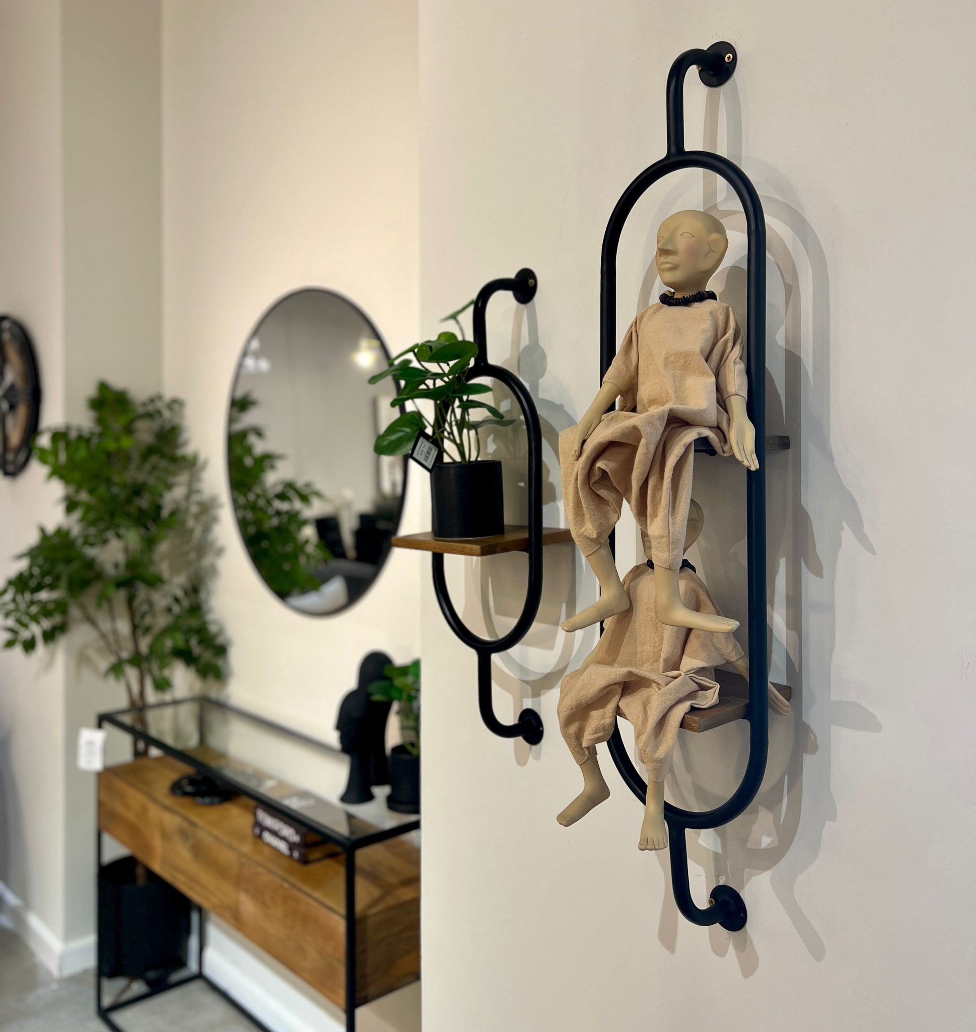 סט 2 מדפי תליה אובאלי עץ ברזל שחור דגם סוניל סט 2 מדפי תליה אובאלי עץ ברזל שחור דגם סוניל