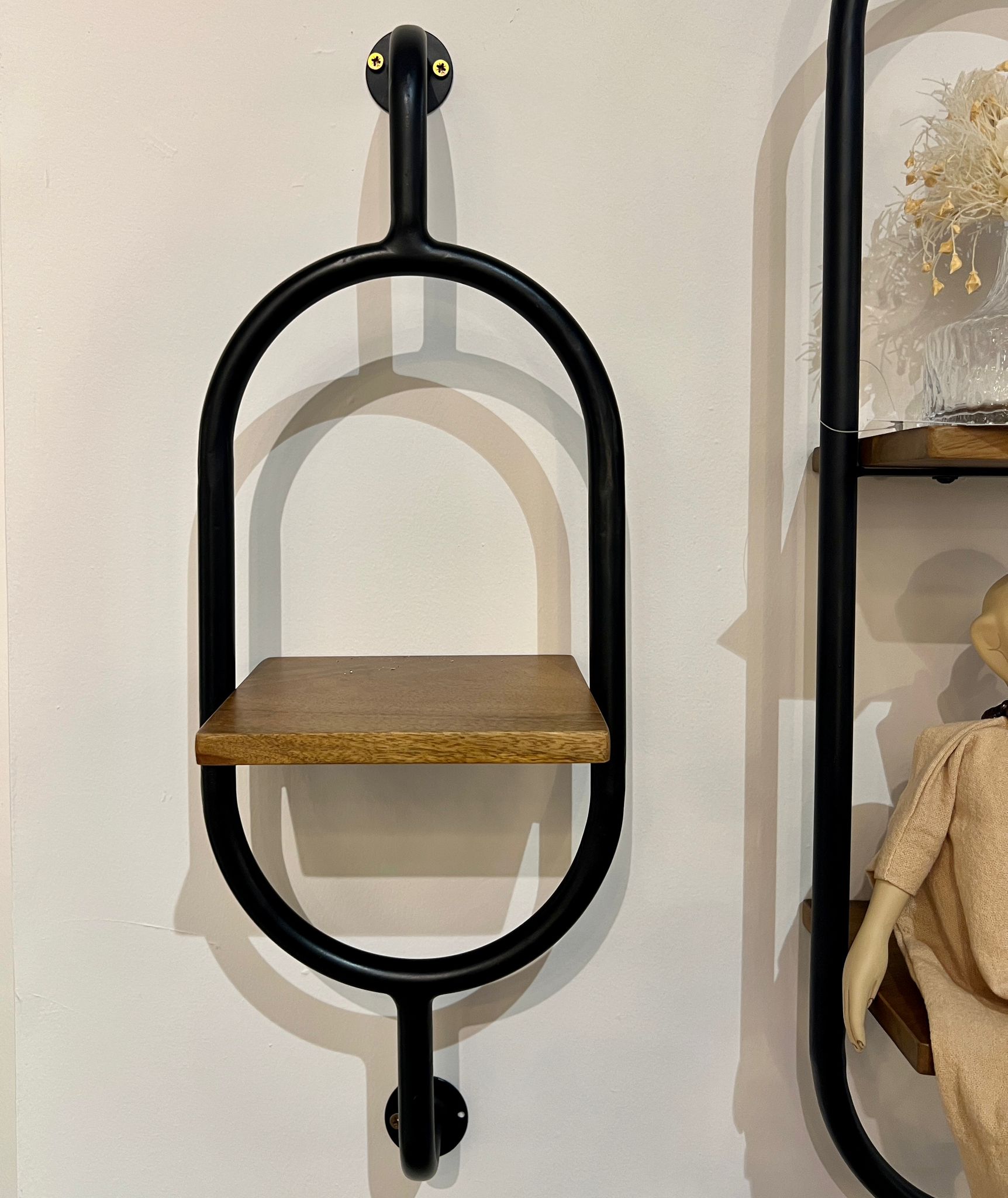 סט 2 מדפי תליה אובאלי עץ ברזל שחור דגם סוניל סט 2 מדפי תליה אובאלי עץ ברזל שחור דגם סוניל