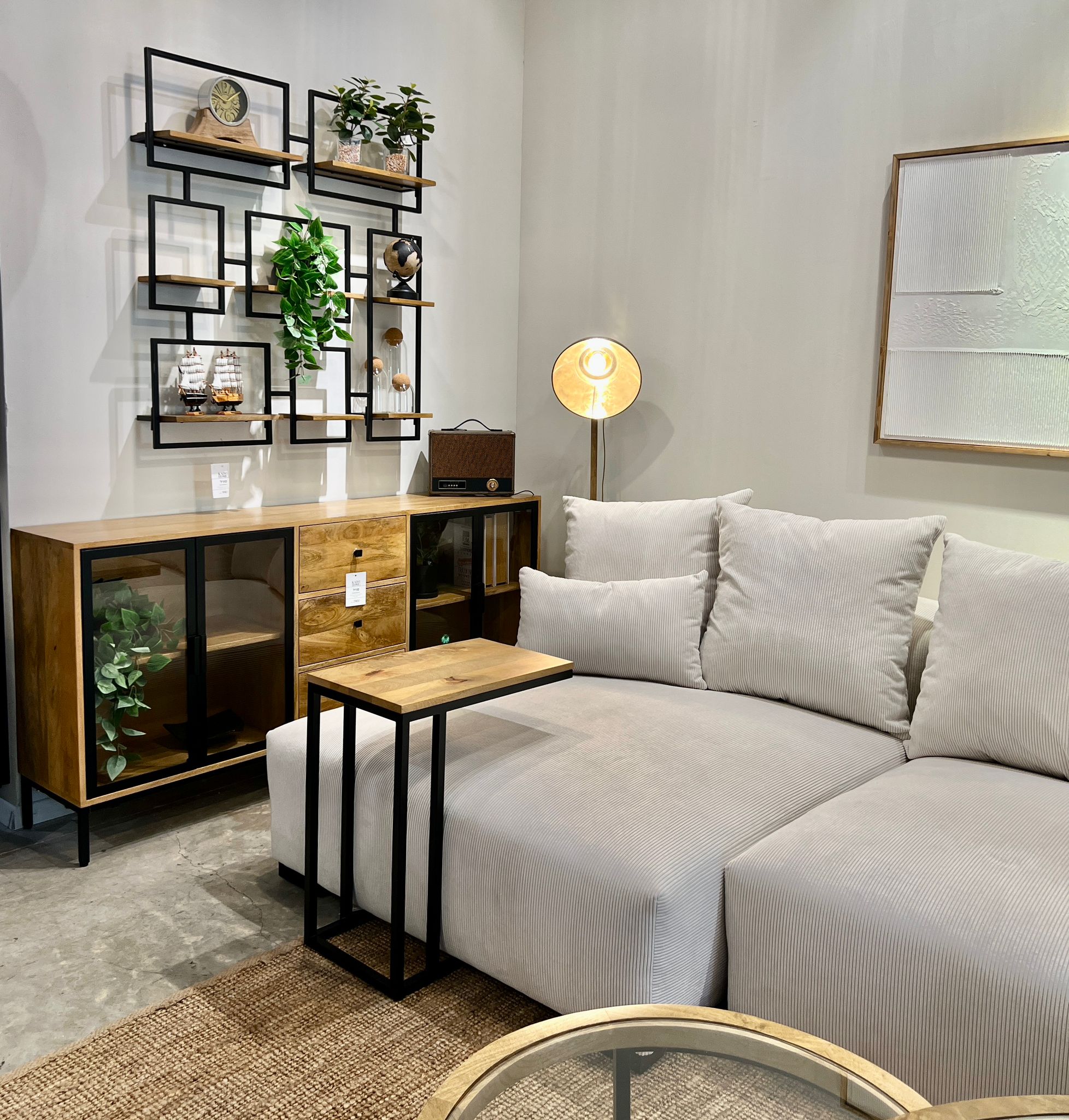 שולחן נשכן עץ רגל ברזל שחור דגם סוניל שולחן נשכן עץ רגל ברזל שחור דגם סוניל