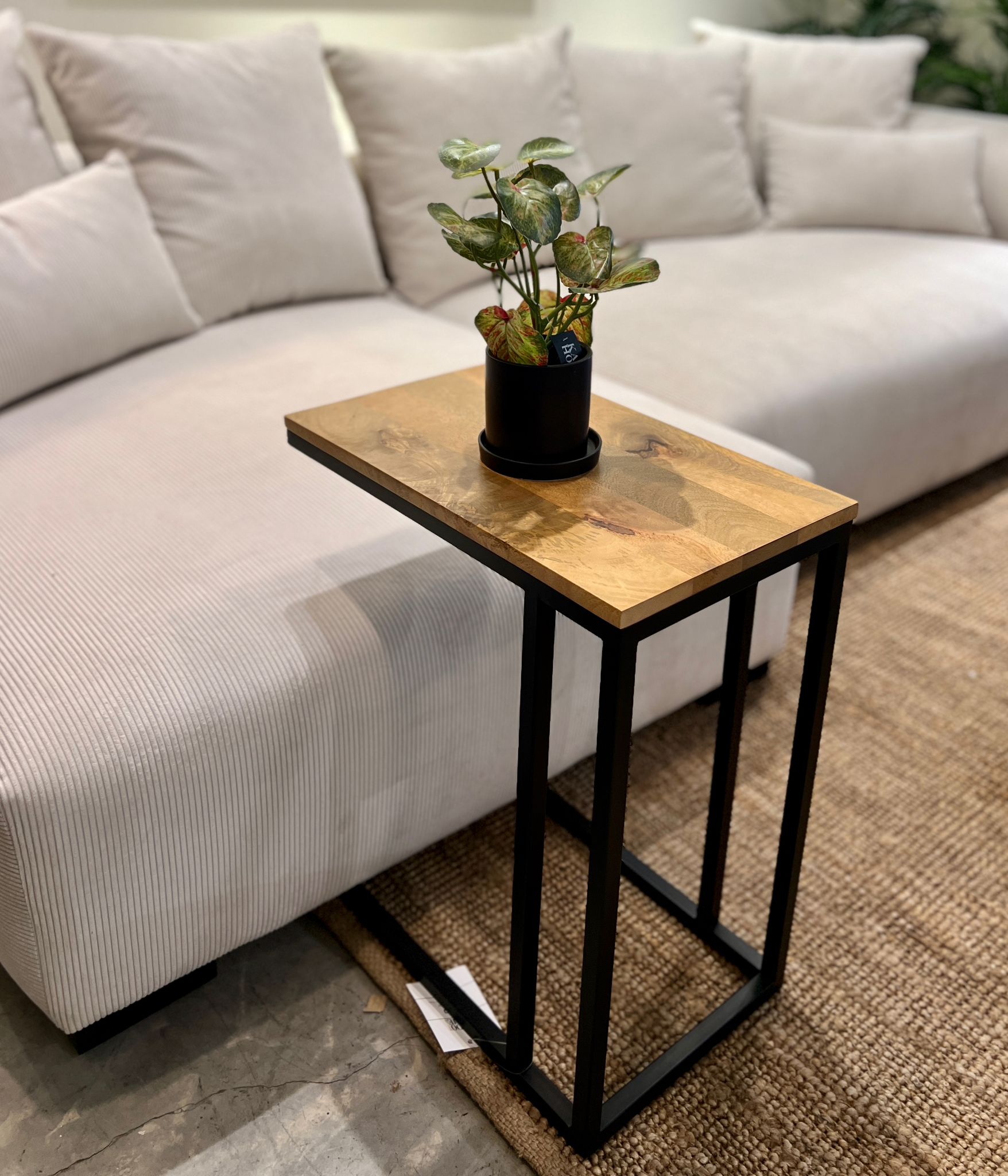 שולחן נשכן עץ רגל ברזל שחור דגם סוניל שולחן נשכן עץ רגל ברזל שחור דגם סוניל