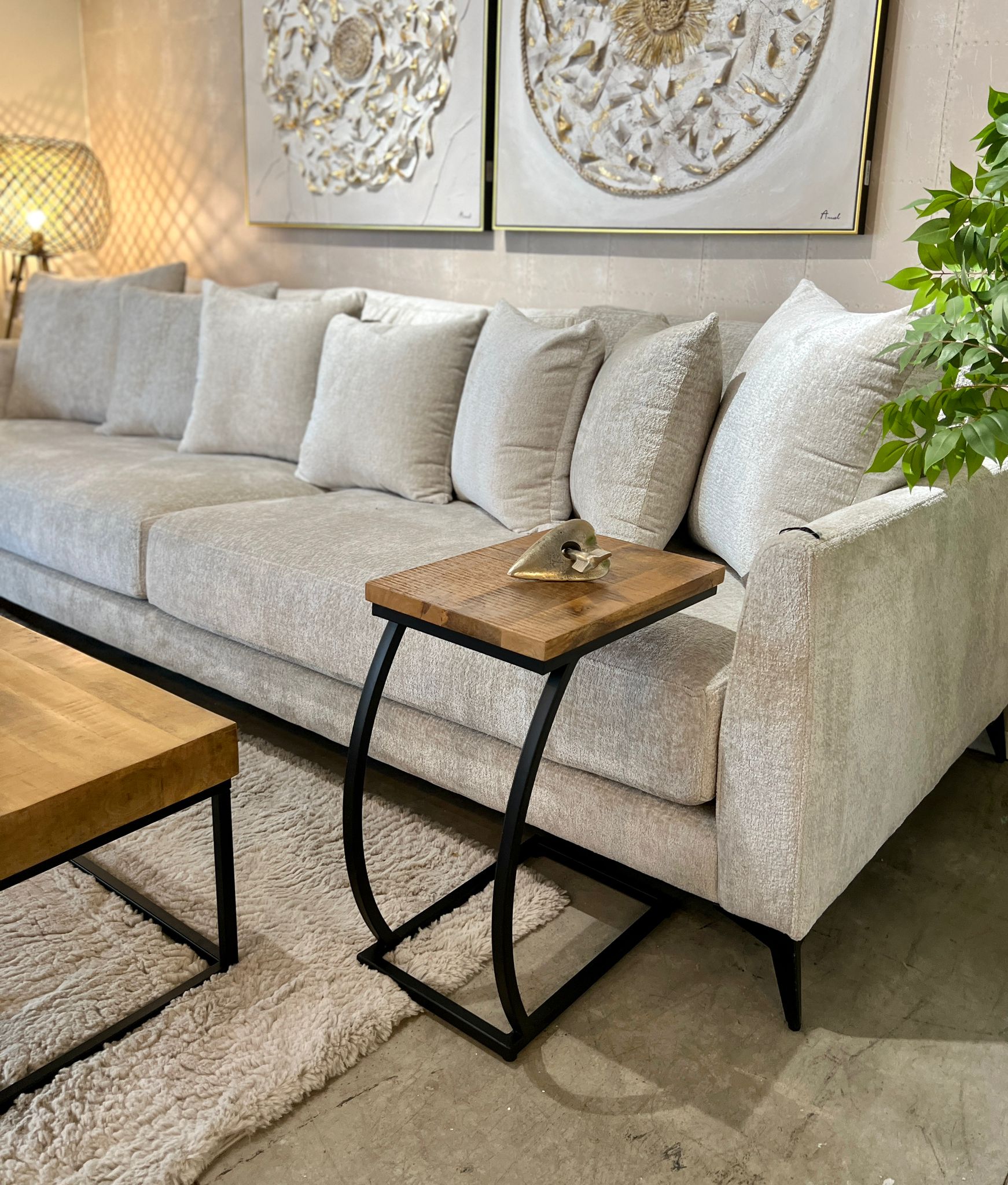 שולחן נשכן עץ רגל ברזל שחור מעוגלת דגם סוניל שולחן נשכן עץ רגל ברזל שחור מעוגלת דגם סוניל