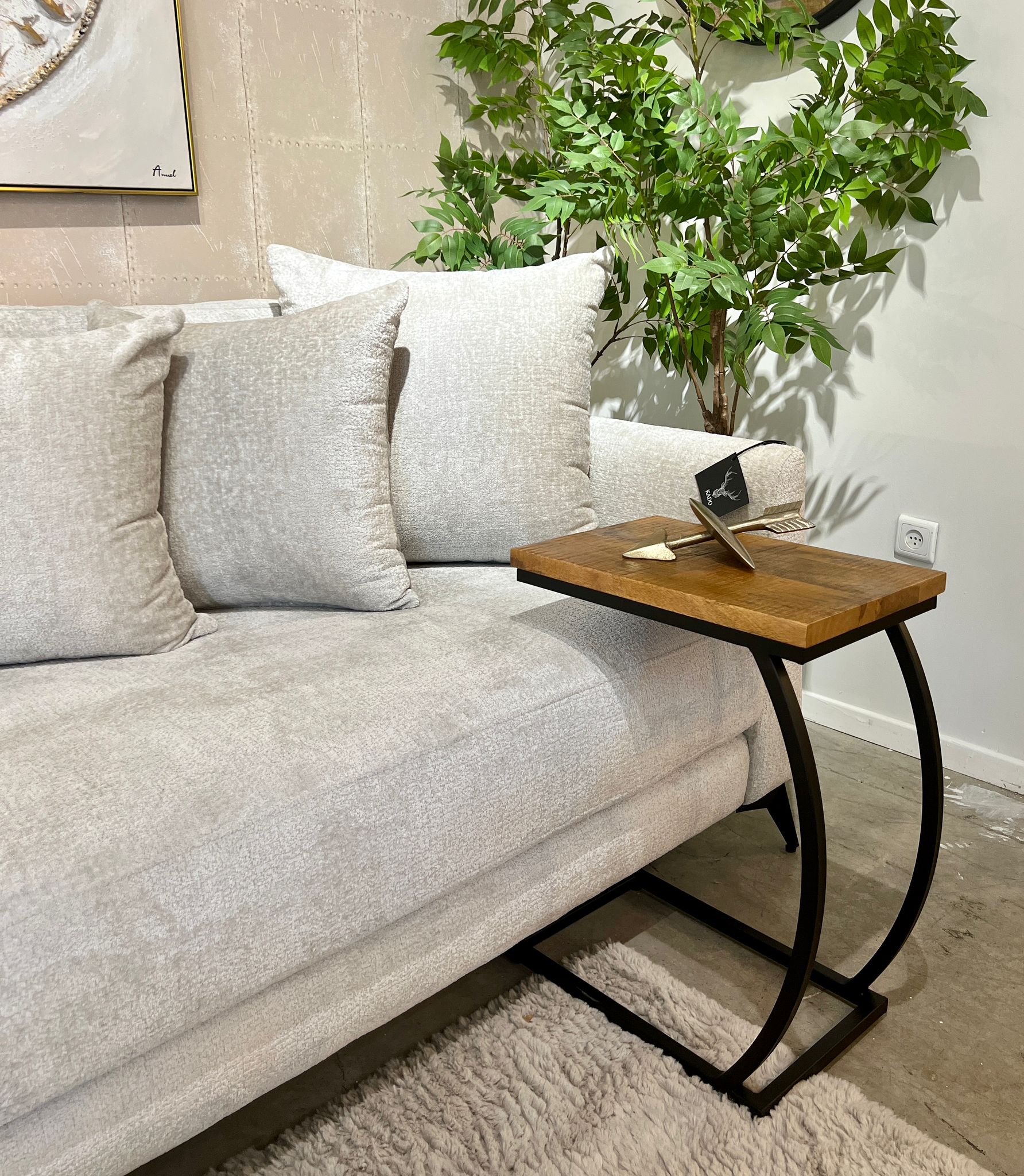 שולחן נשכן עץ רגל ברזל שחור מעוגלת דגם סוניל שולחן נשכן עץ רגל ברזל שחור מעוגלת דגם סוניל