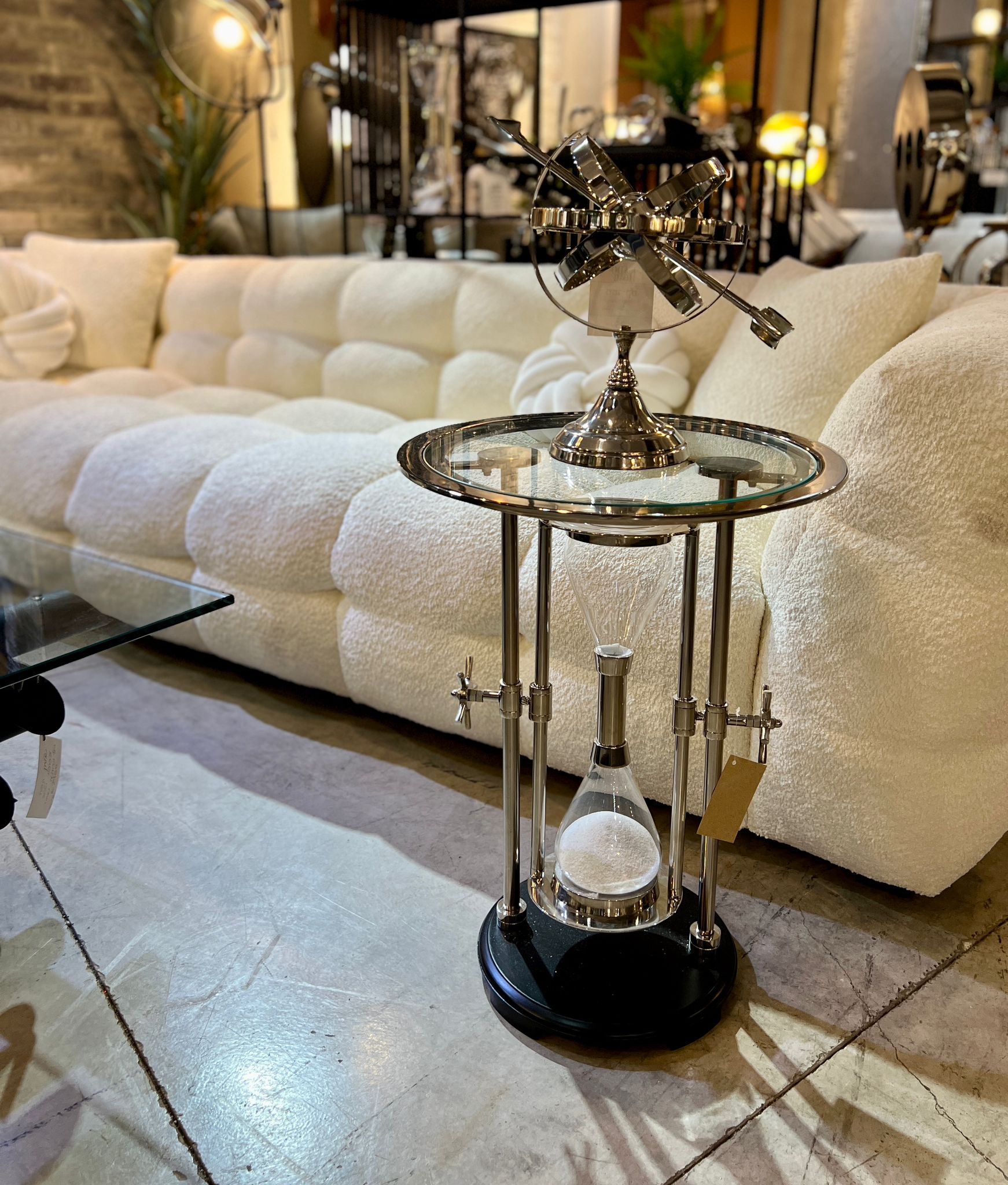 שולחן צד זכוכית שעון חול בסיס שחור שולחן צד זכוכית שעון חול בסיס שחור