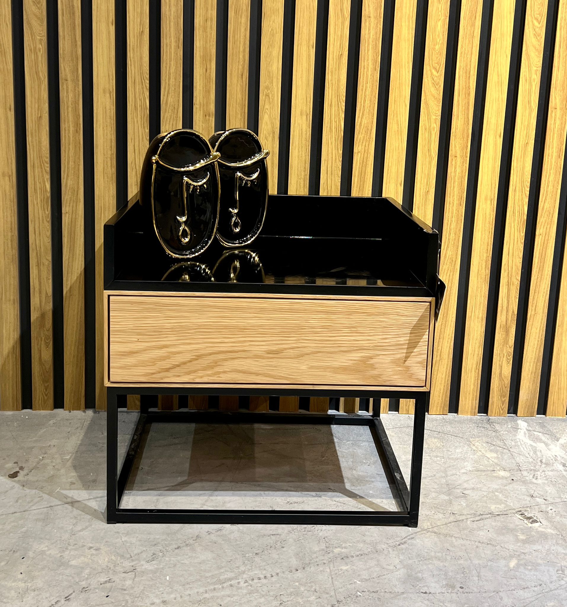 שידת צד דגם מגש שידת צד דגם מגש