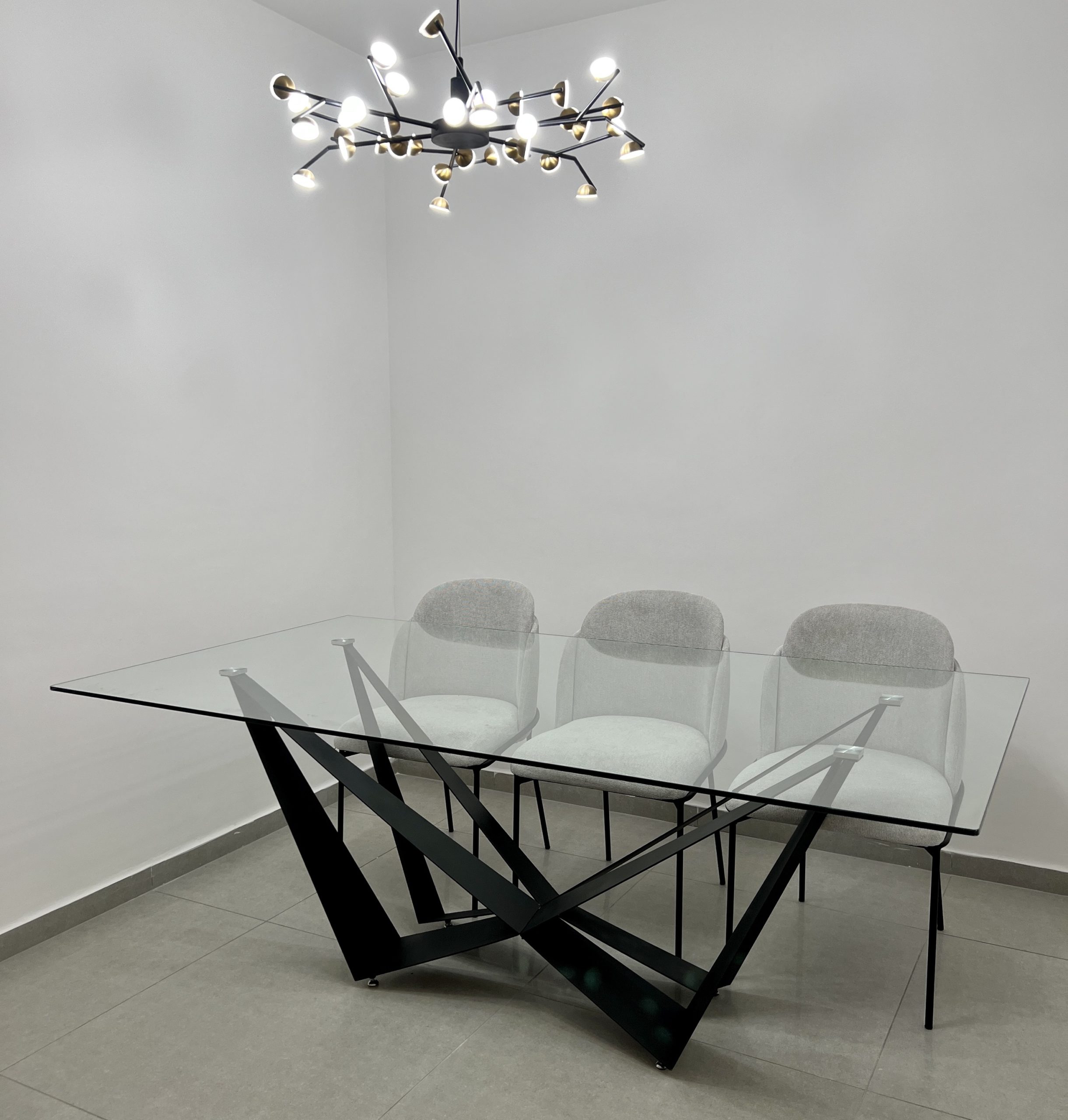 שולחן פינת אוכל דגם ספיידר רגל עבה