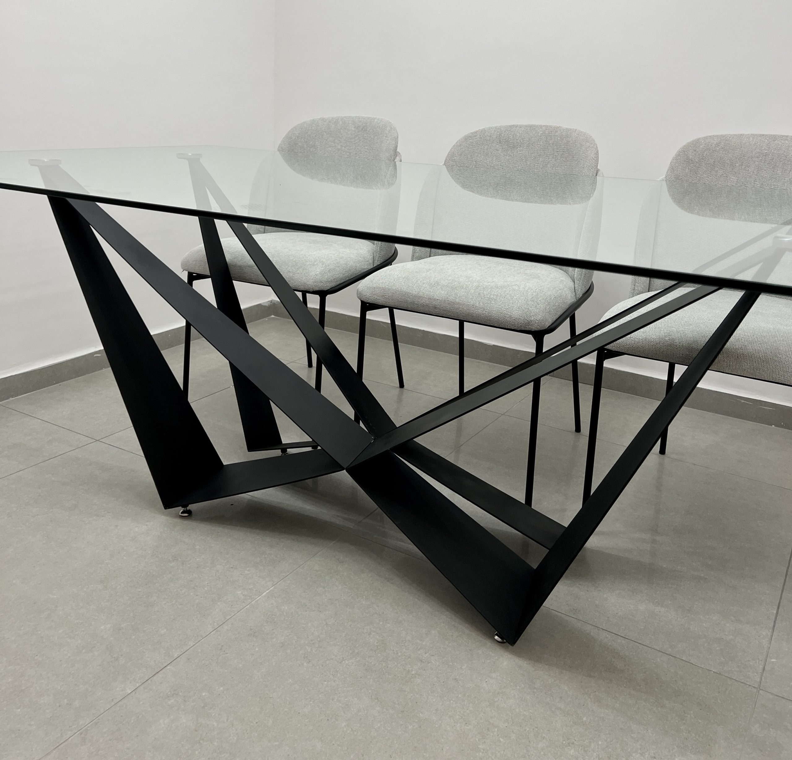 שולחן פינת אוכל דגם ספיידר רגל עבה