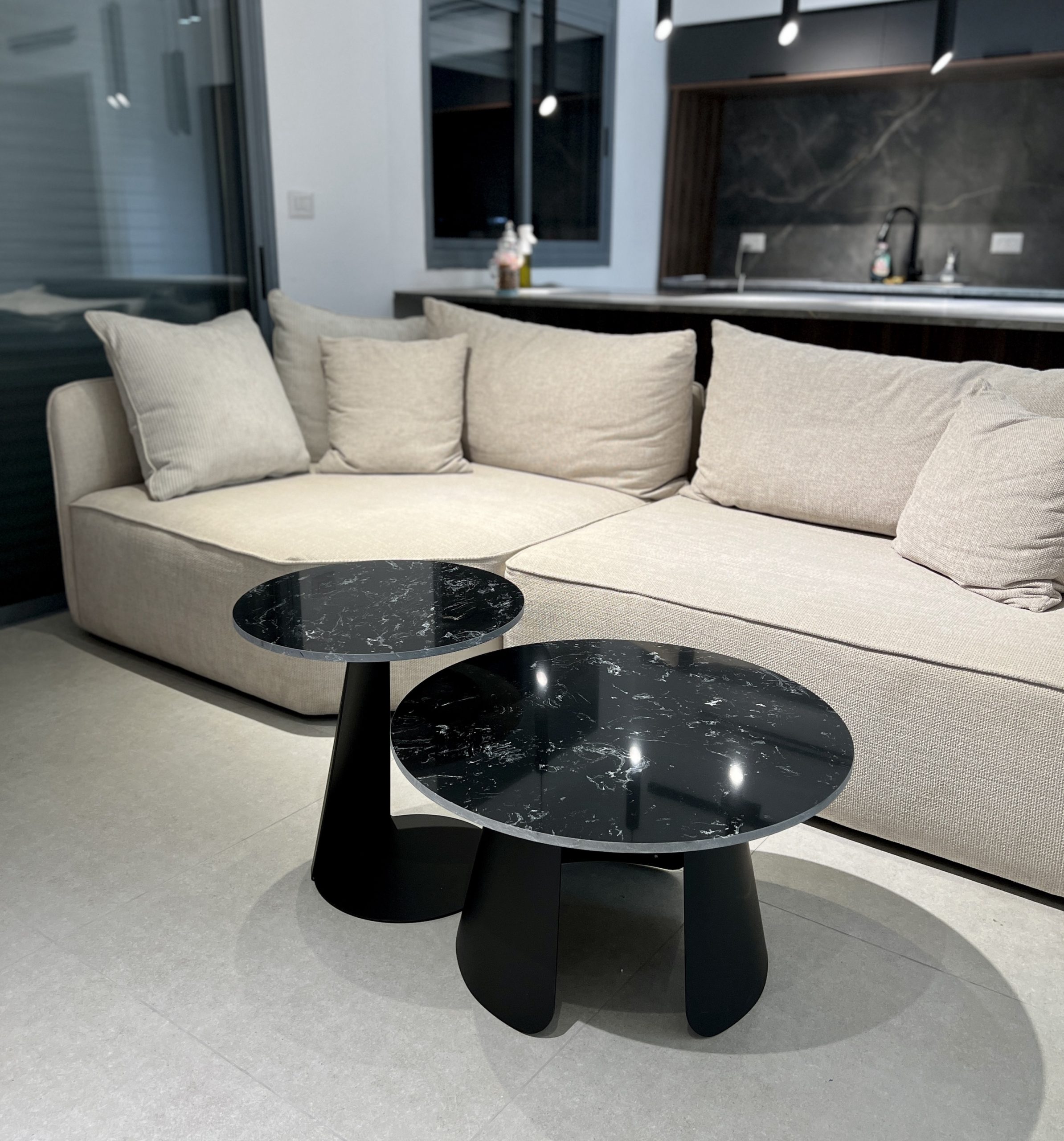 סט שולחנות סלון עגולים דגם איקו מרבל שחור סט שולחנות סלון עגולים דגם איקו מרבל שחור