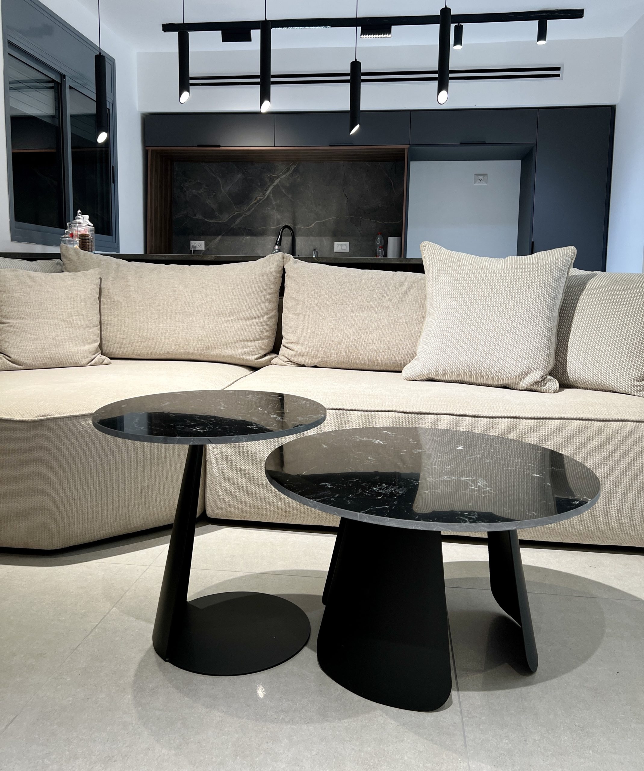 סט שולחנות סלון עגולים דגם איקו מרבל שחור סט שולחנות סלון עגולים דגם איקו מרבל שחור