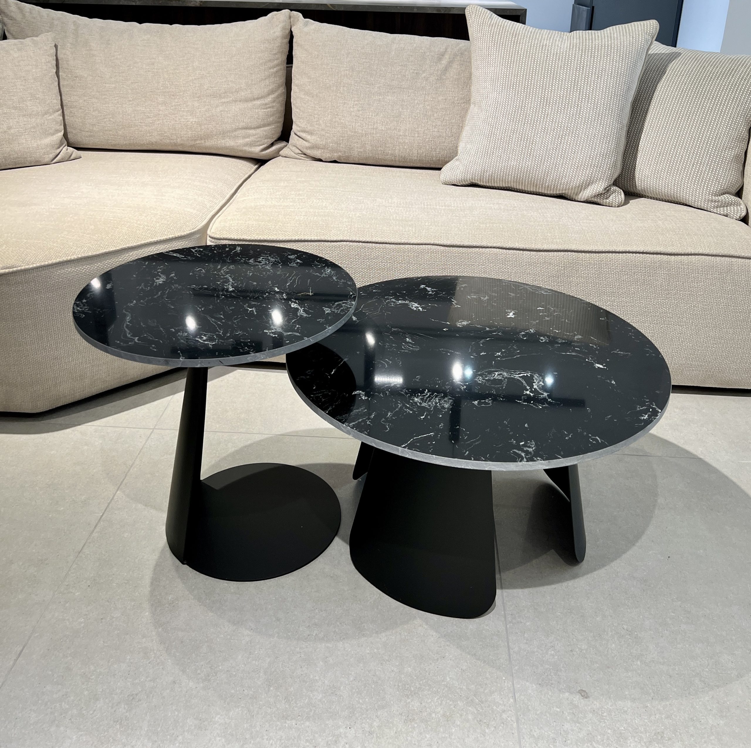 סט שולחנות סלון עגולים דגם איקו מרבל שחור סט שולחנות סלון עגולים דגם איקו מרבל שחור