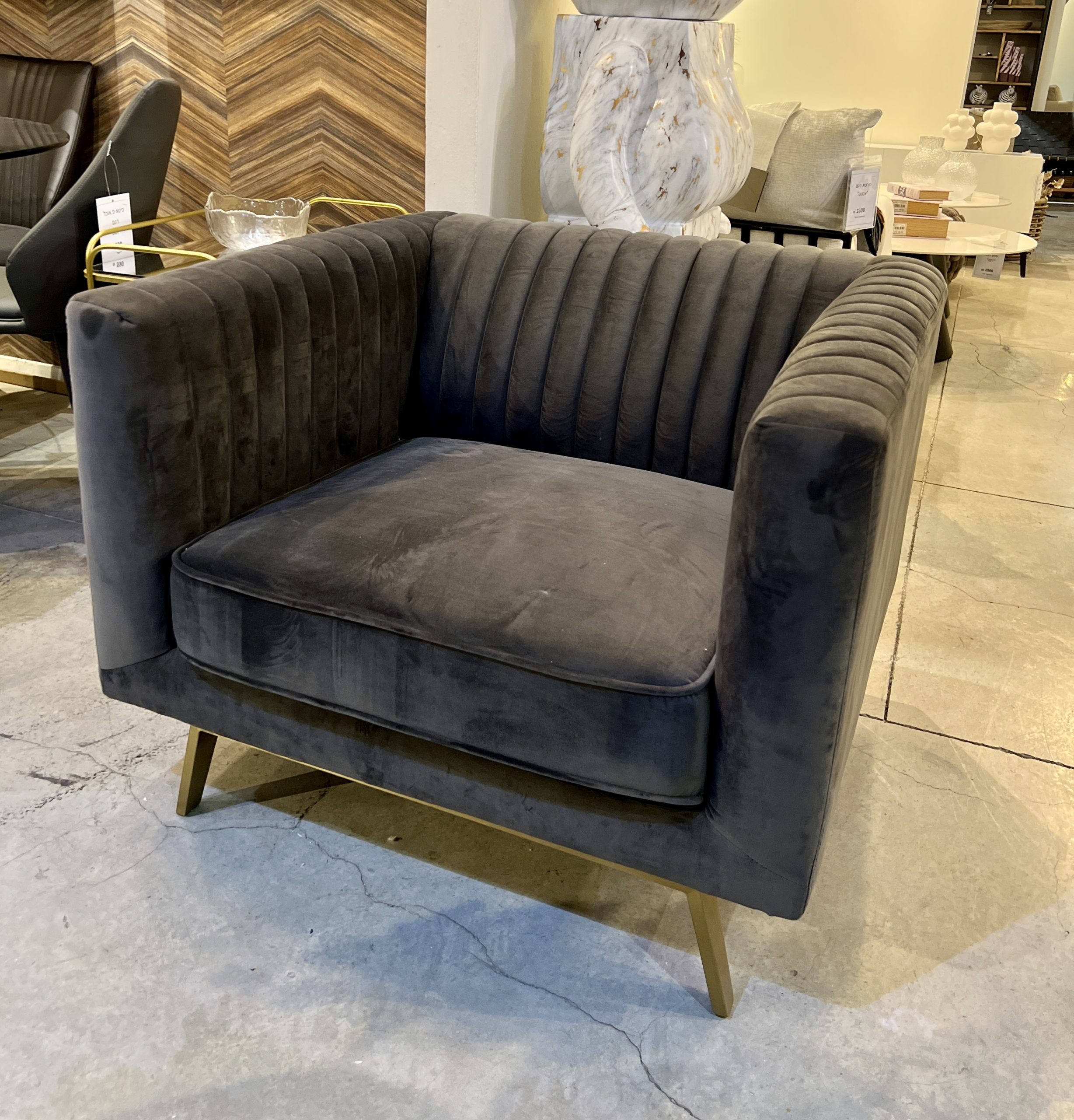 כורסא יוקרתית בבד קטיפה אפור במבצע! כורסא יוקרתית בבד קטיפה אפור במבצע!