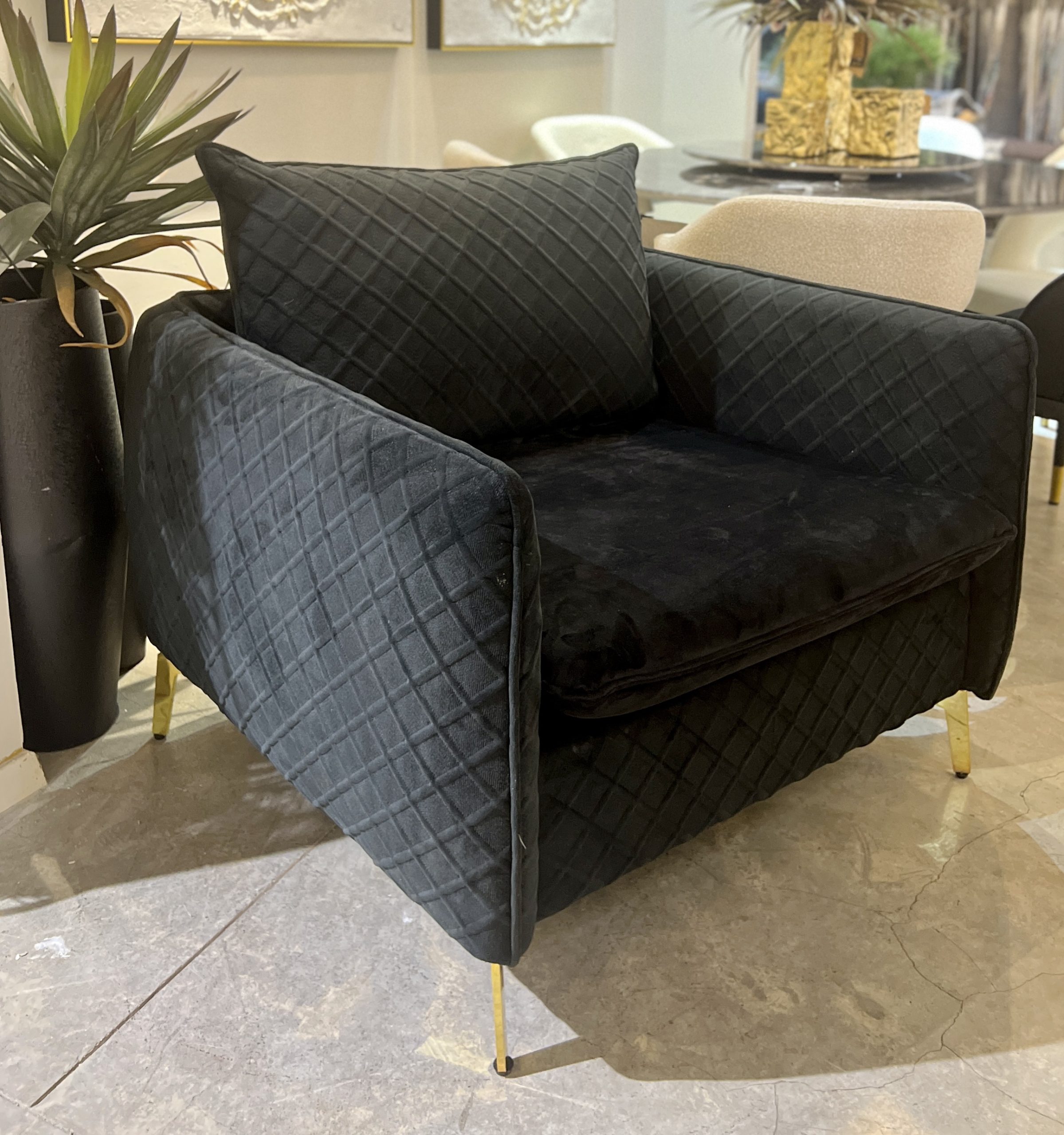 כורסא דגם אופק שחורה מתצוגה!