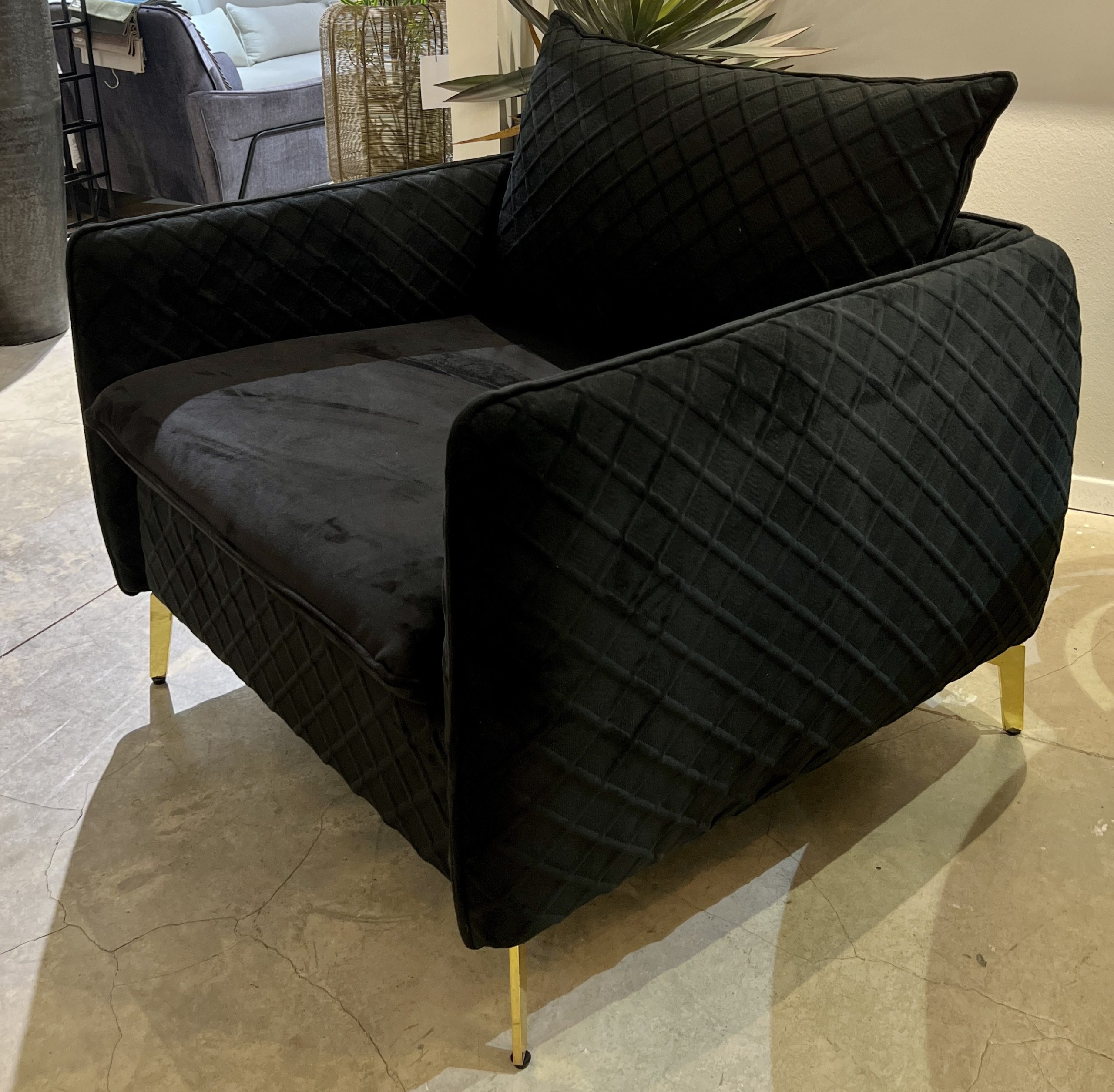 כורסא דגם אופק שחורה מתצוגה!