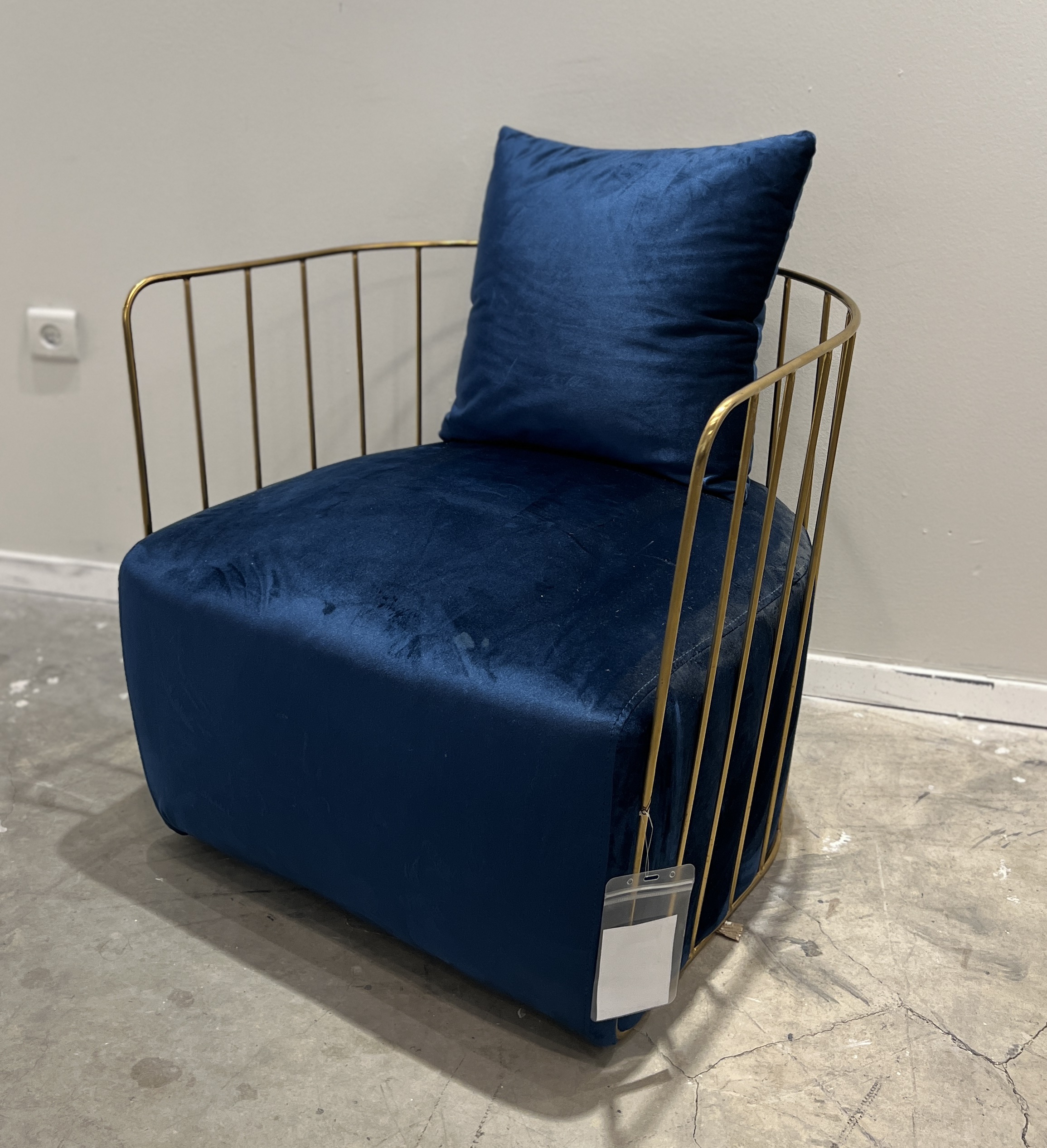 כורסא דגם פליז כחול מתצוגה!