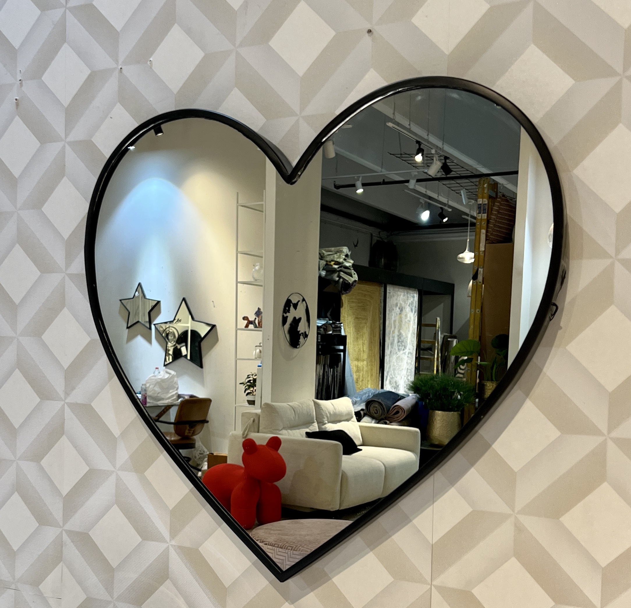 מראה לב שחור פלור מראה לב שחור פלור