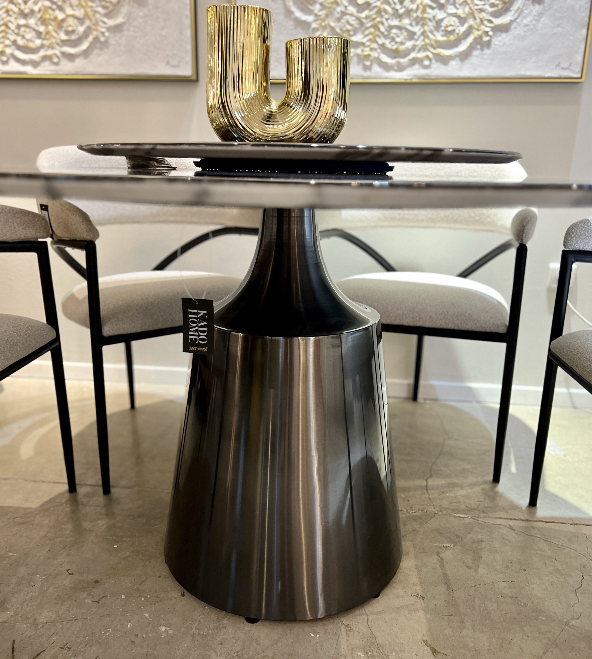 שולחן אוכל עגול מרבל שחור רגל שחור מוברש דגם קימי שולחן אוכל עגול מרבל שחור רגל שחור מוברש דגם קימי