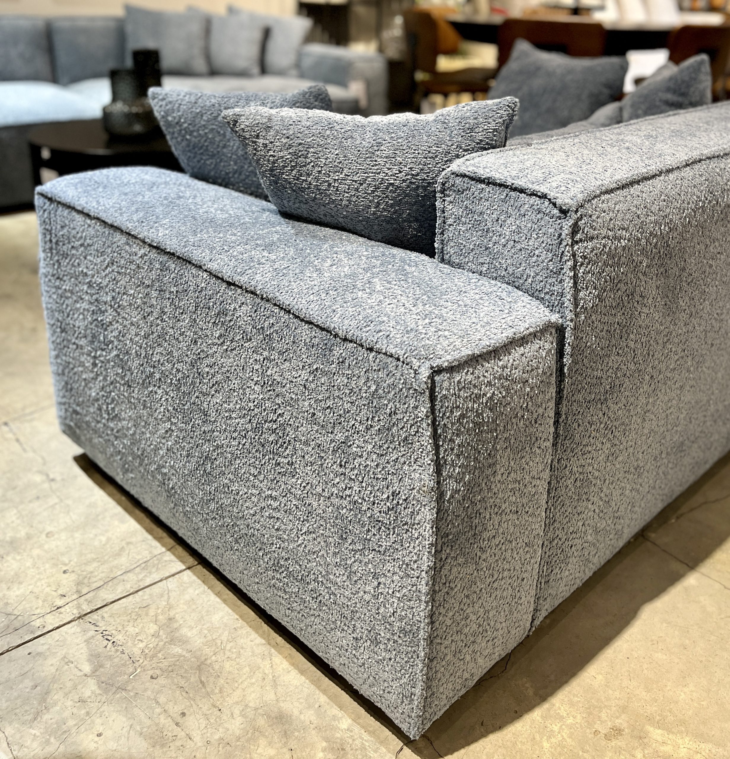 לאב סיט מעוצבת דגם לובר לאב סיט מעוצבת דגם לובר