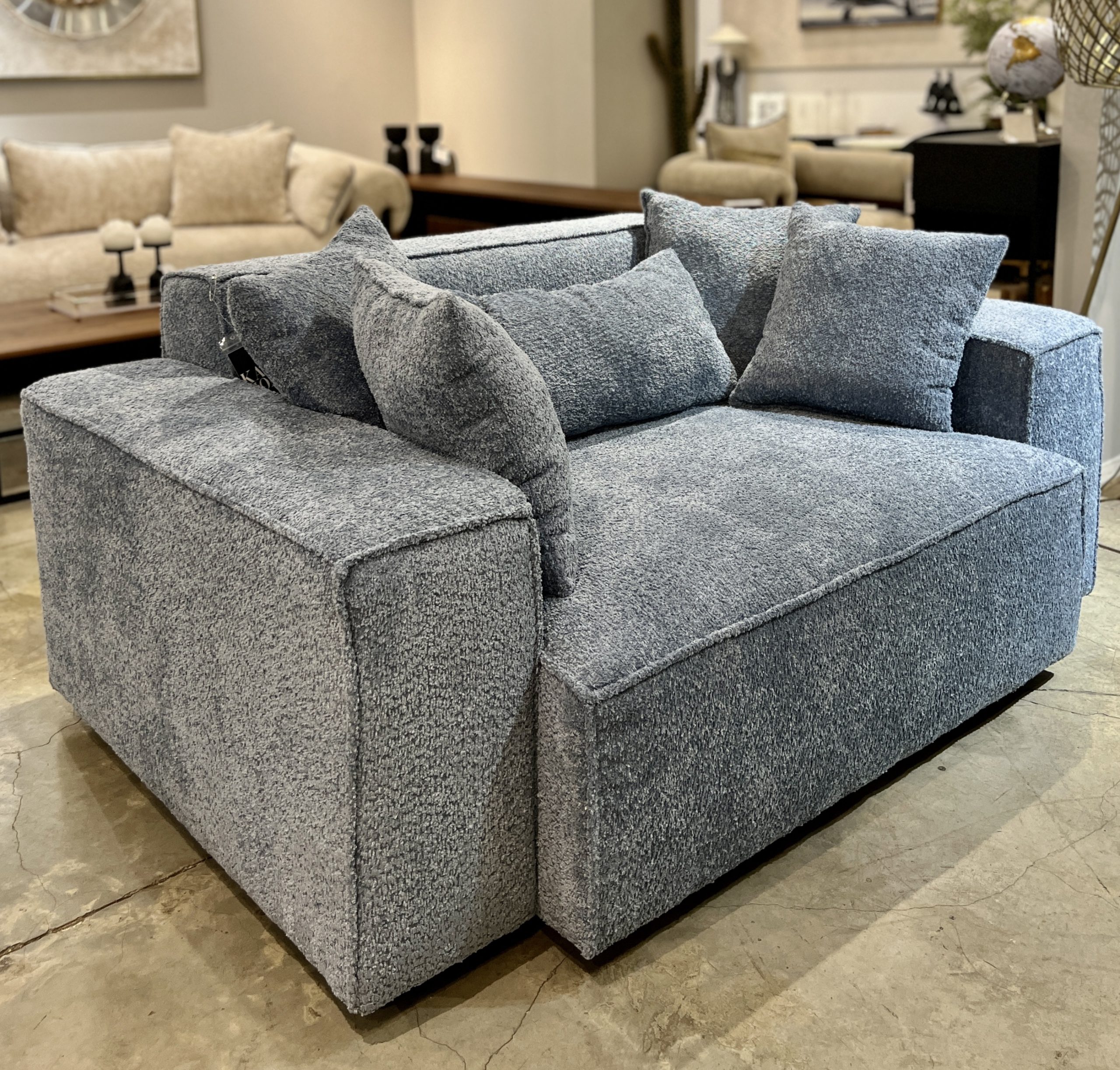 לאב סיט מעוצבת דגם לובר לאב סיט מעוצבת דגם לובר